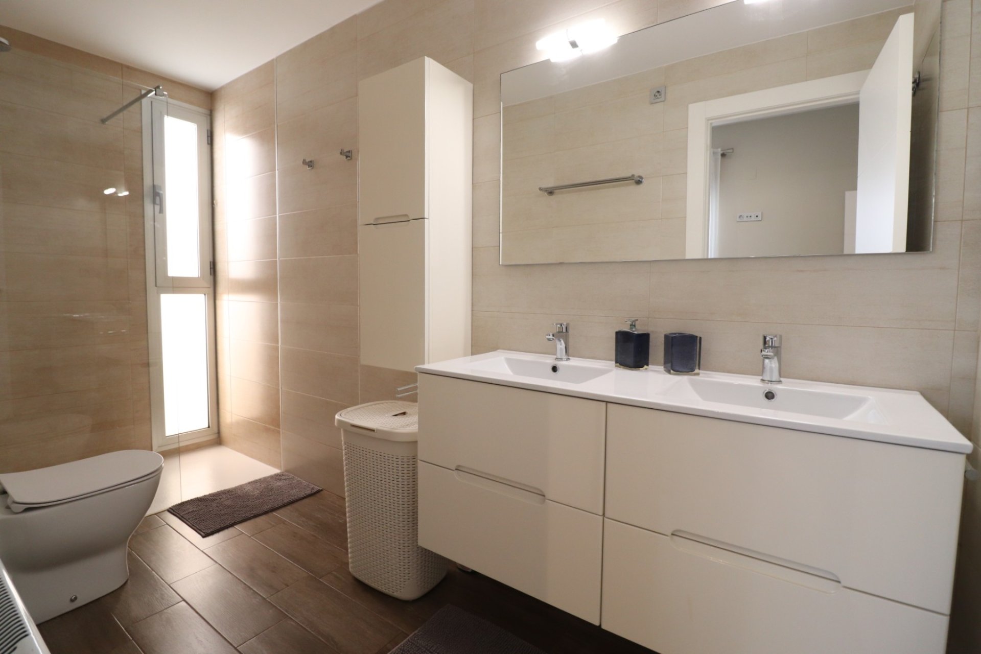 Rynek wtórny - Dom Szeregowy -
Daya Vieja - Daya Vieja - Town