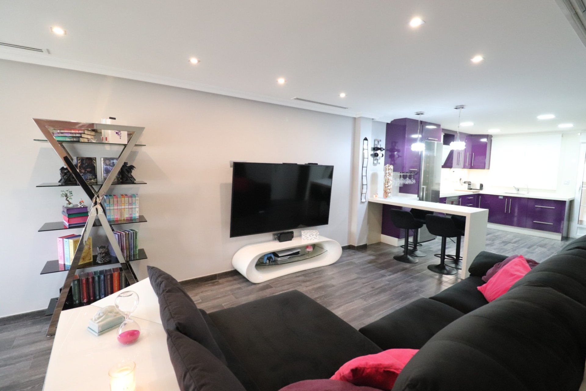 Rynek wtórny - Dom Szeregowy -
Redovan - Redovan - Town