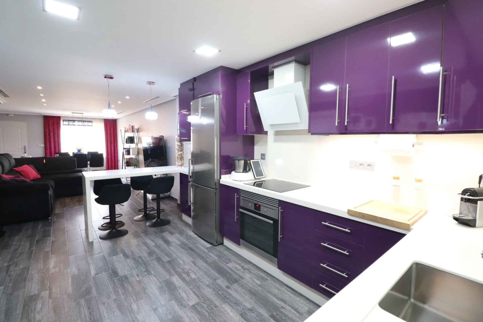 Rynek wtórny - Dom Szeregowy -
Redovan - Redovan - Town