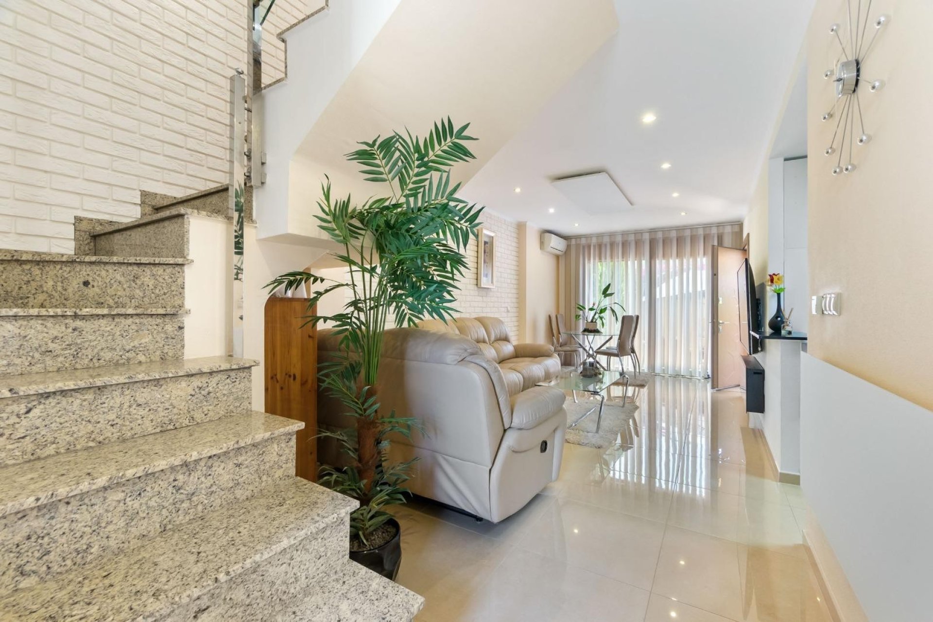 Rynek wtórny - Dom Szeregowy -
Torrevieja - Aguas Nuevas