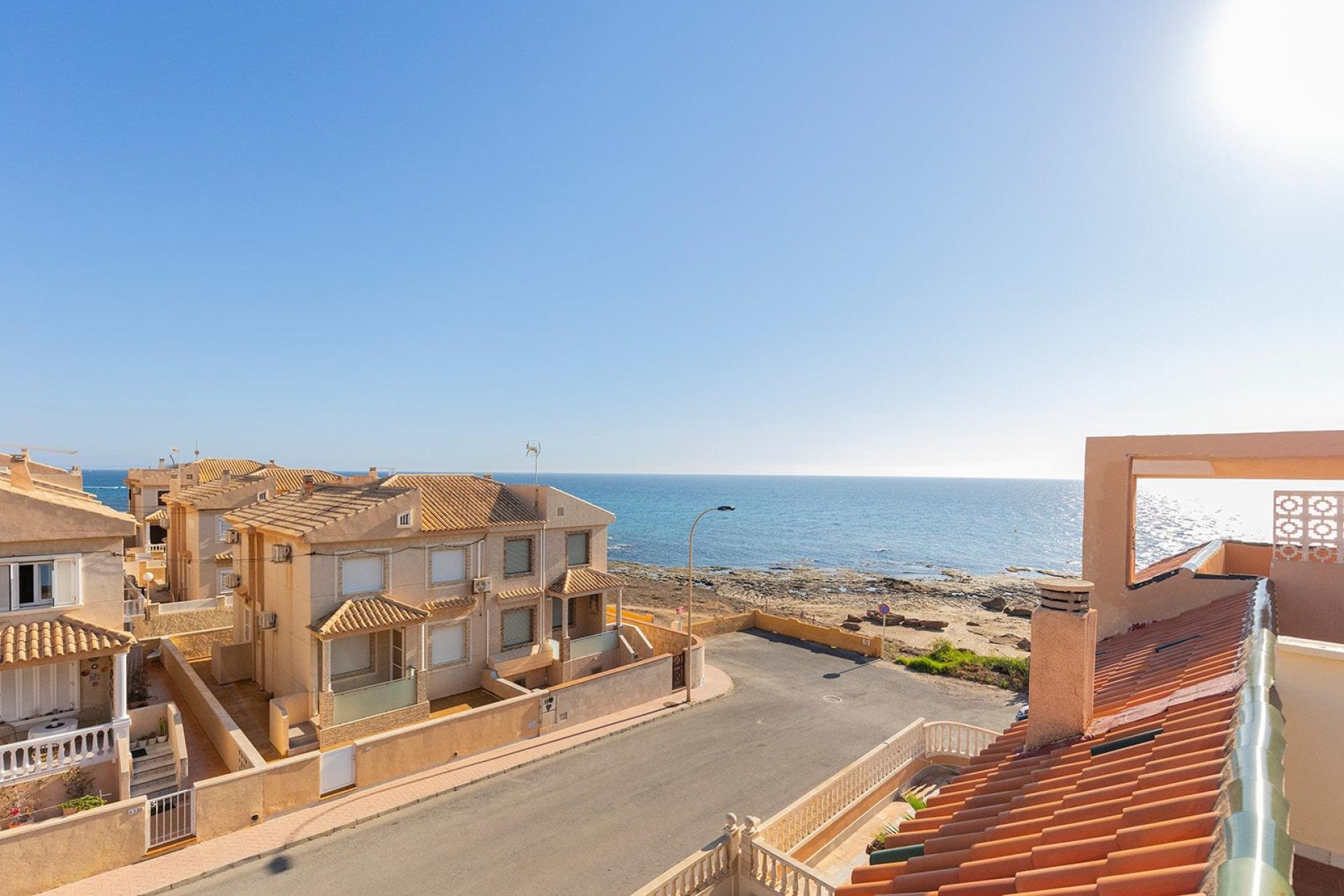 Rynek wtórny - Dom Szeregowy -
Torrevieja - Cala de cabo cervera