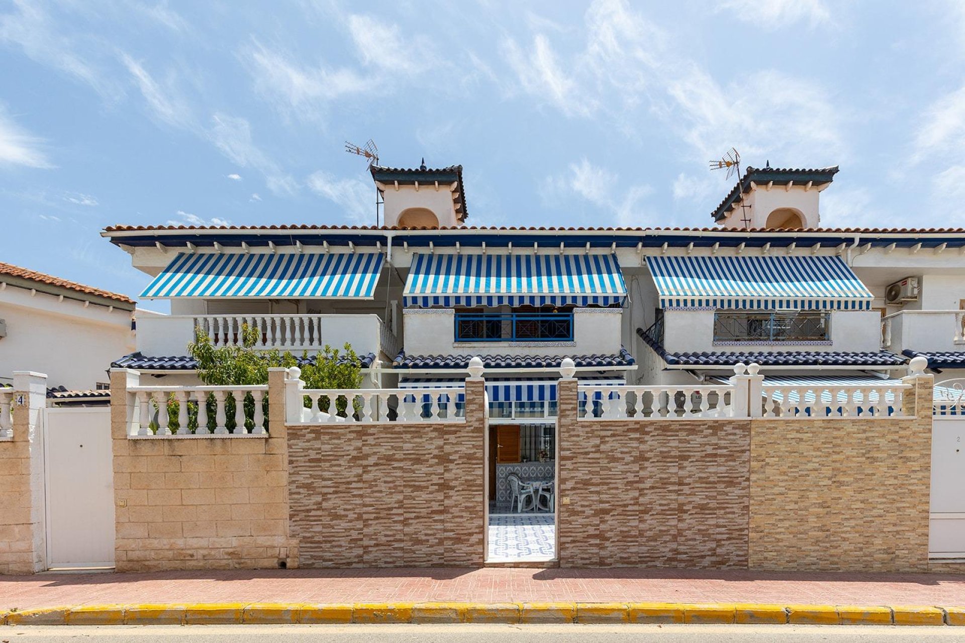 Rynek wtórny - Dom Szeregowy -
Torrevieja - La Mata