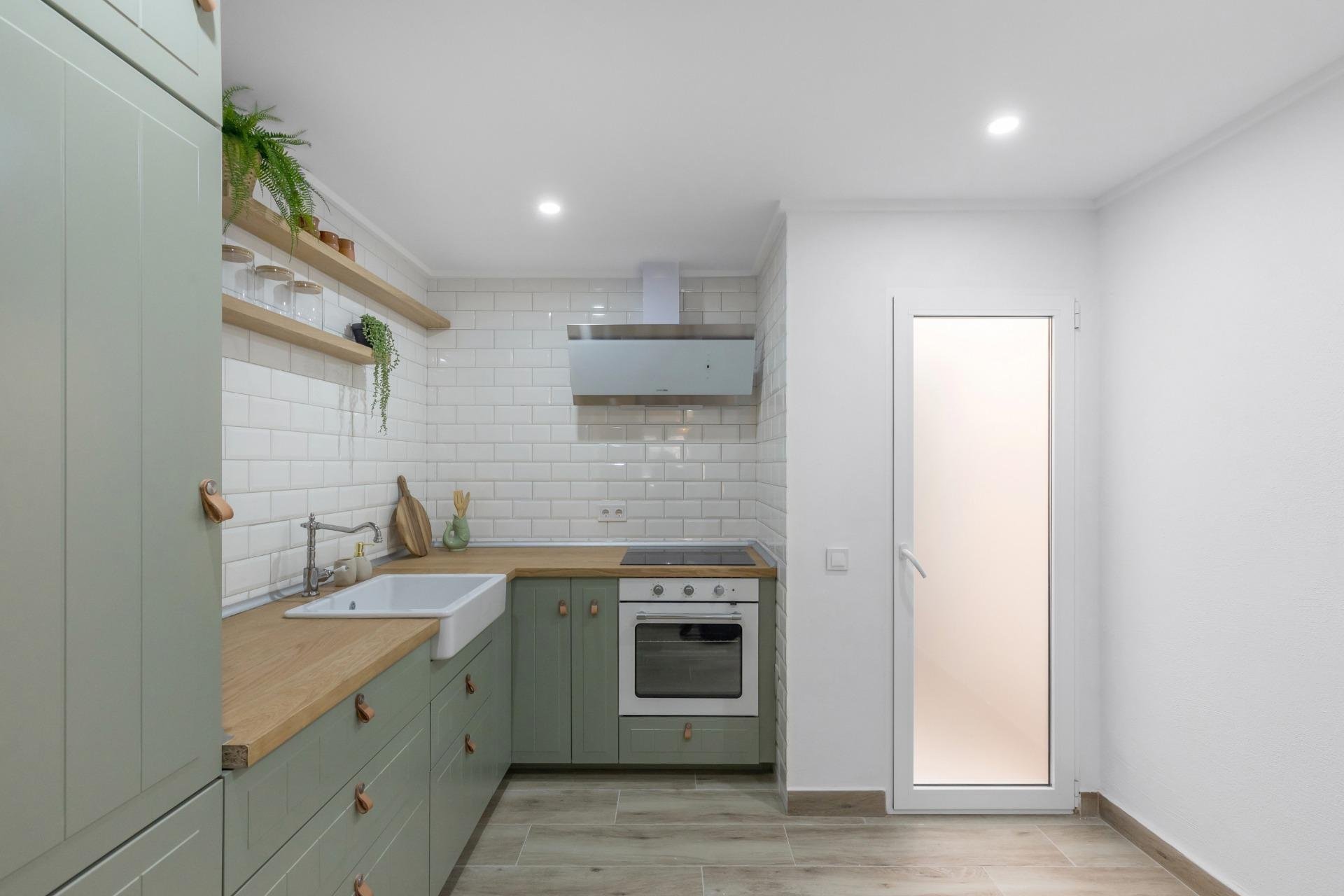 Rynek wtórny - Dom Szeregowy -
Torrevieja - Paseo maritimo