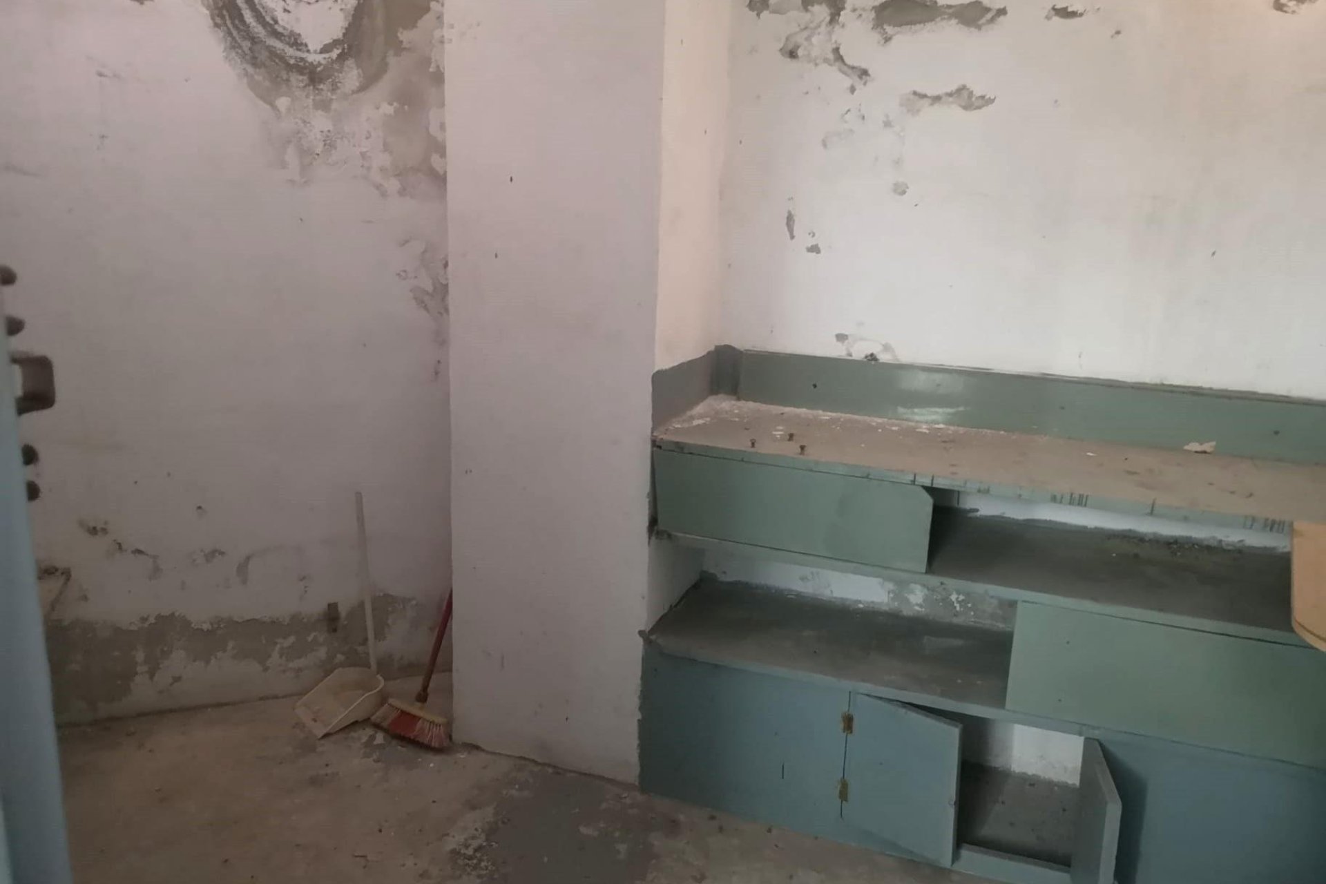 Rynek wtórny - Garaż -
Torrevieja - Estacion de autobuses