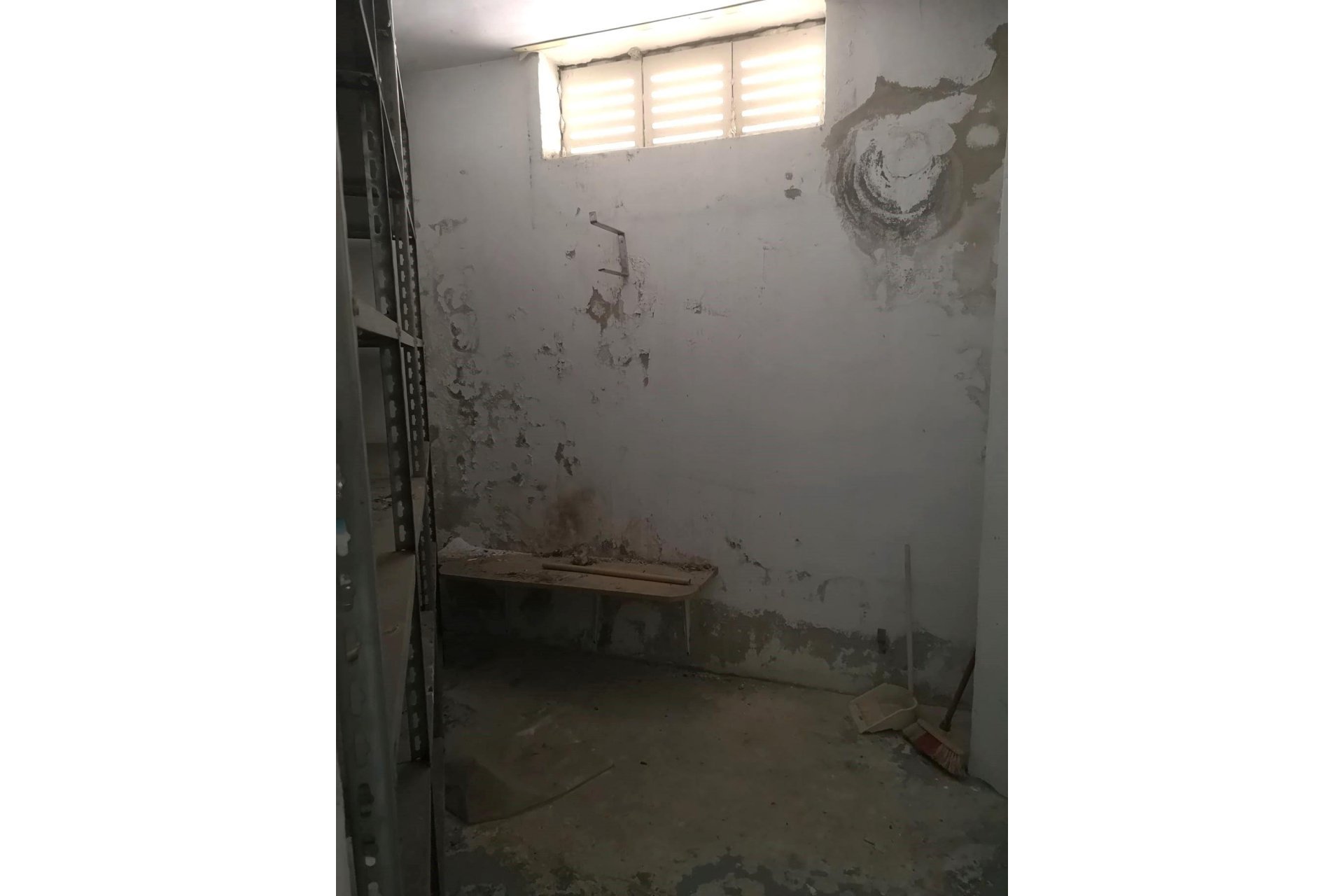 Rynek wtórny - Garaż -
Torrevieja - Estacion de autobuses