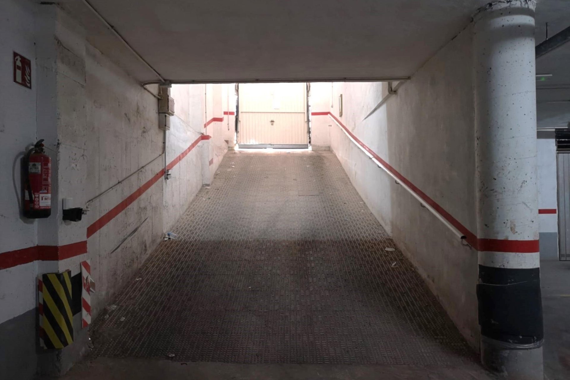 Rynek wtórny - Garaż -
Torrevieja - Playa de los Locos