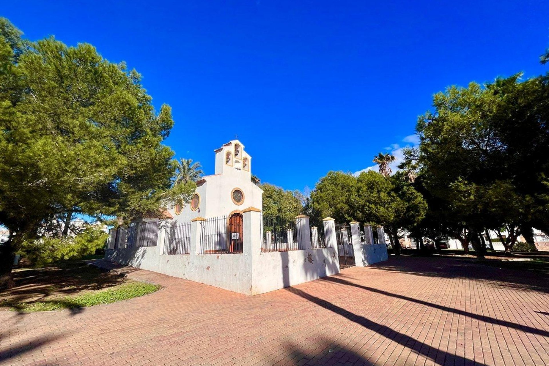 Rynek wtórny - Kamienica -
Torrevieja - Calas blanca