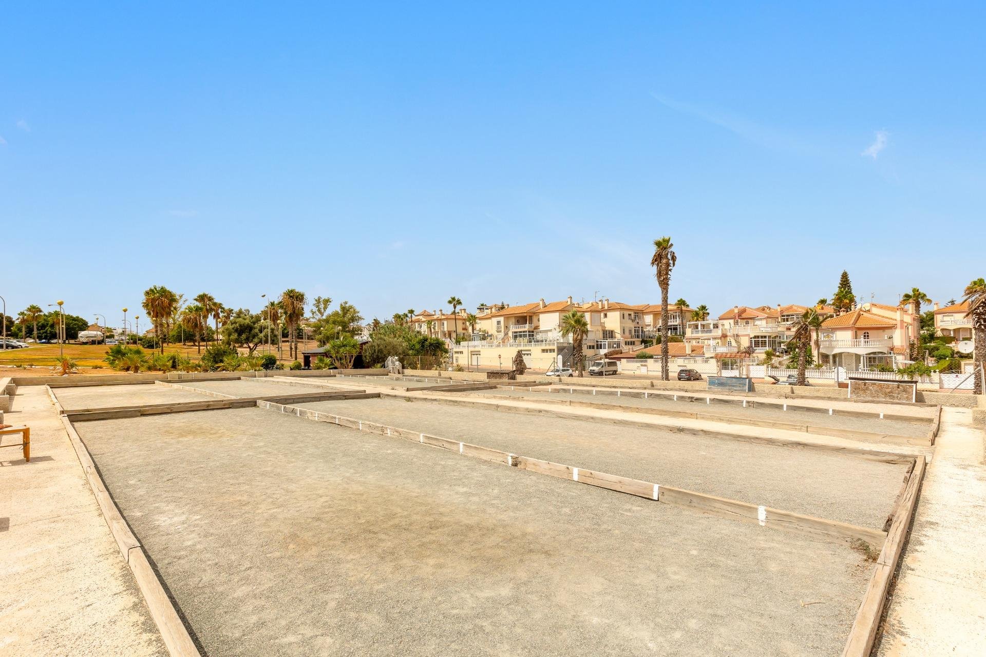 Rynek wtórny - Kamienica -
Torrevieja - Los altos