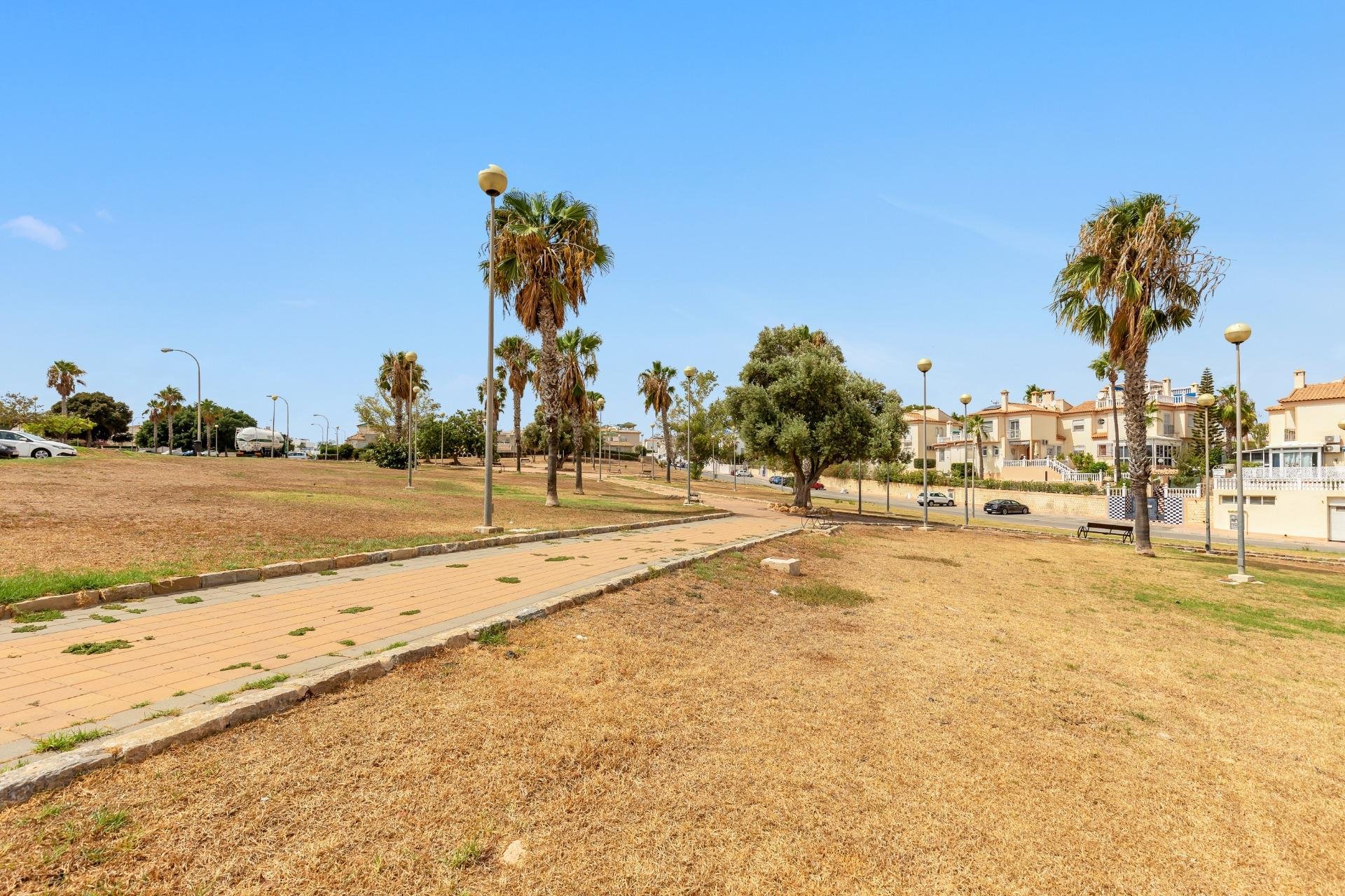 Rynek wtórny - Kamienica -
Torrevieja - Los altos