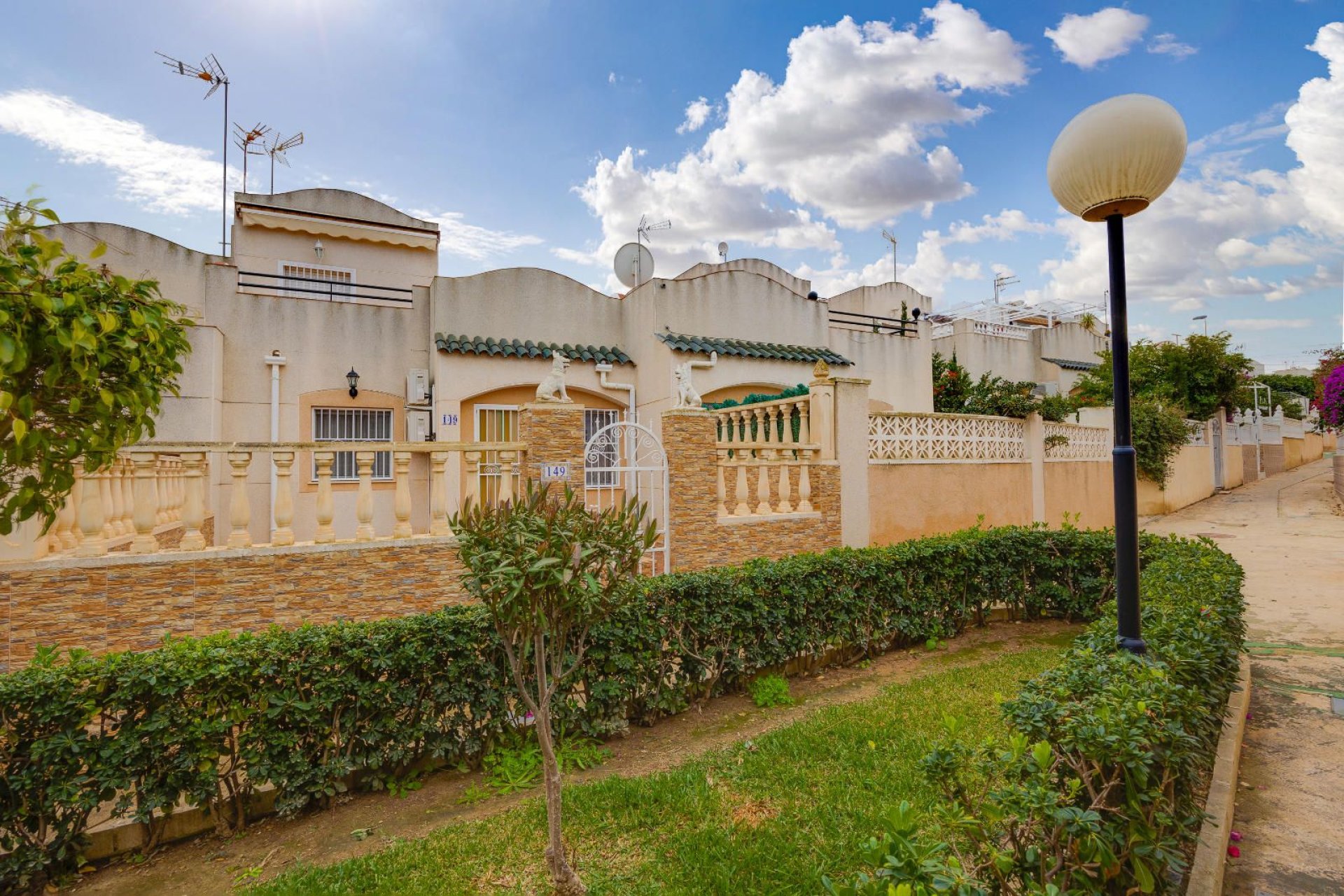 Rynek wtórny - Kamienica -
Torrevieja - Los balcones