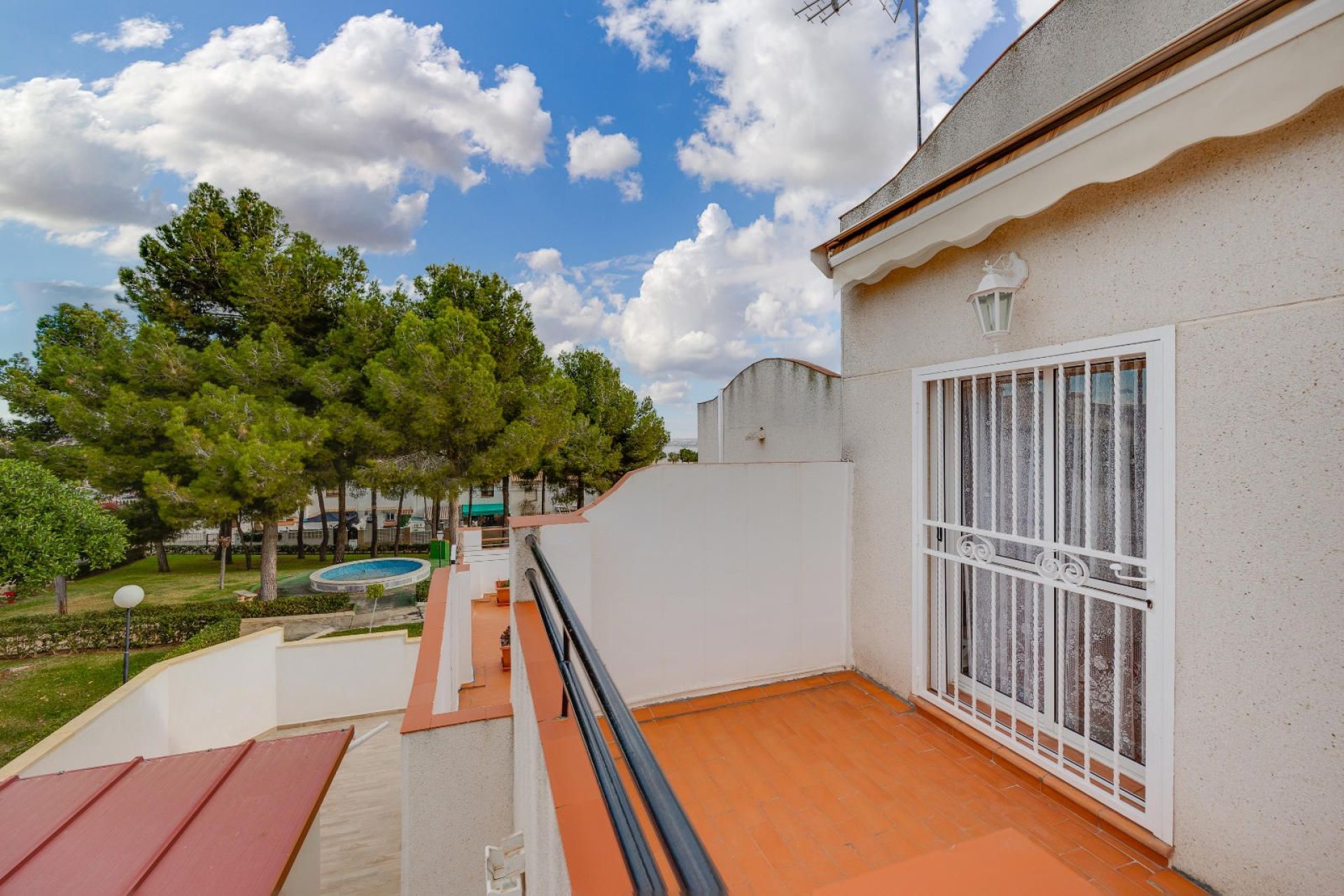 Rynek wtórny - Kamienica -
Torrevieja - Los balcones