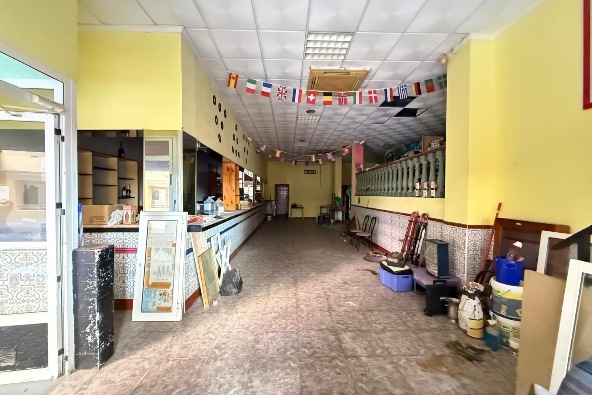 Rynek wtórny - Lokal handlowy -
Torrevieja - Playa del Cura