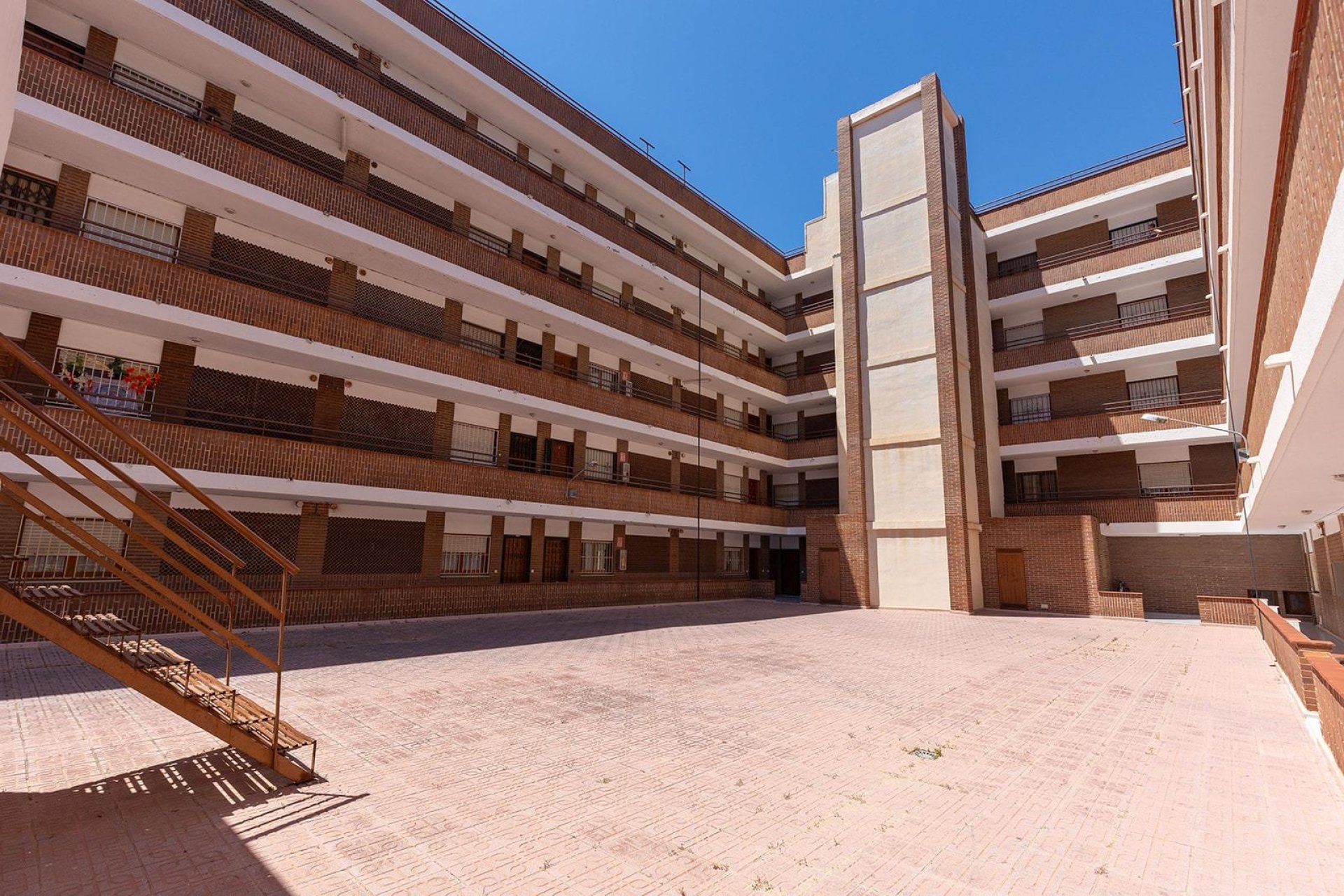Rynek wtórny - Mieszkanie  -
Torrevieja - Estacion de autobuses