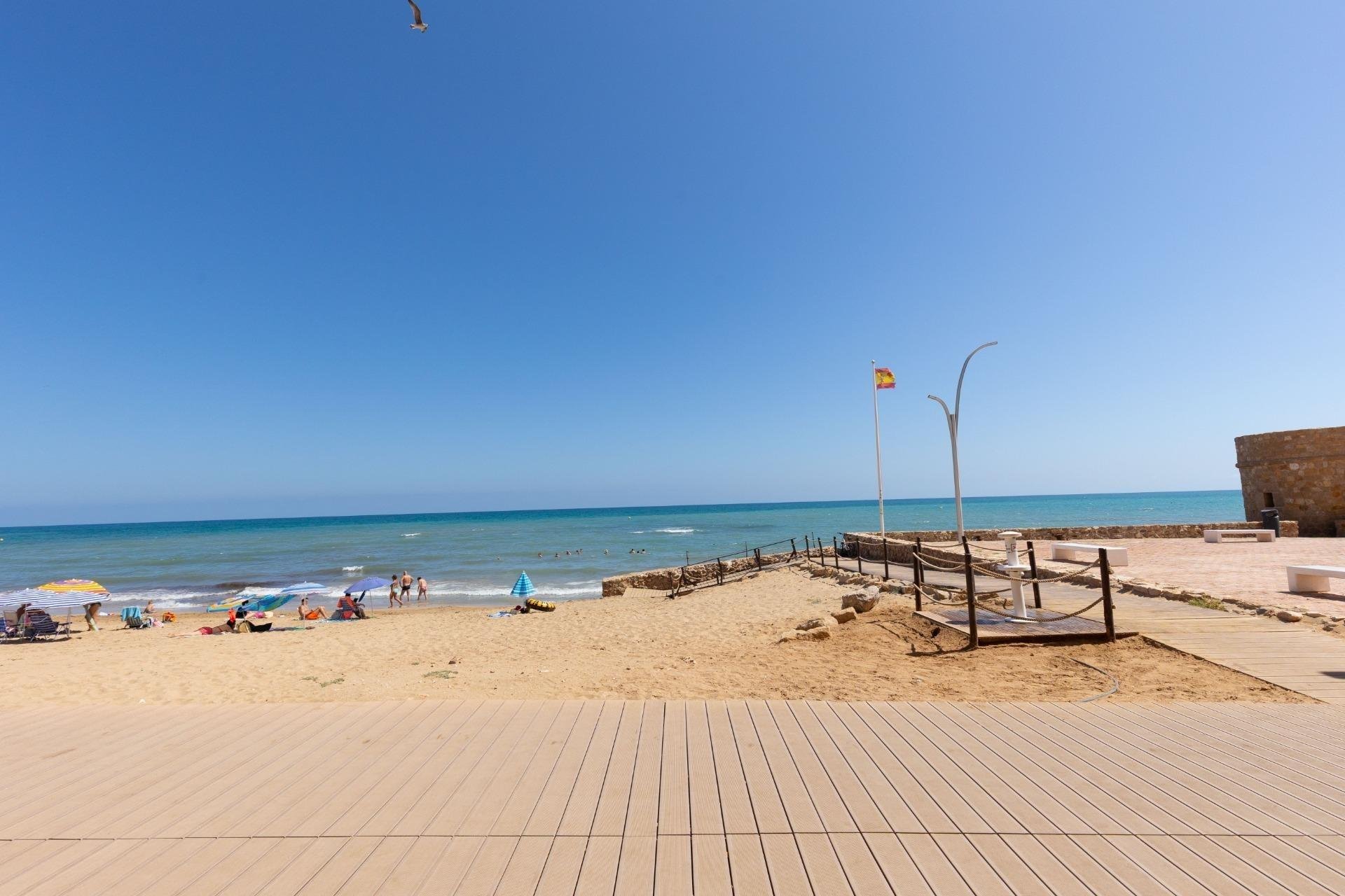 Rynek wtórny - Mieszkanie  -
Torrevieja - La Mata