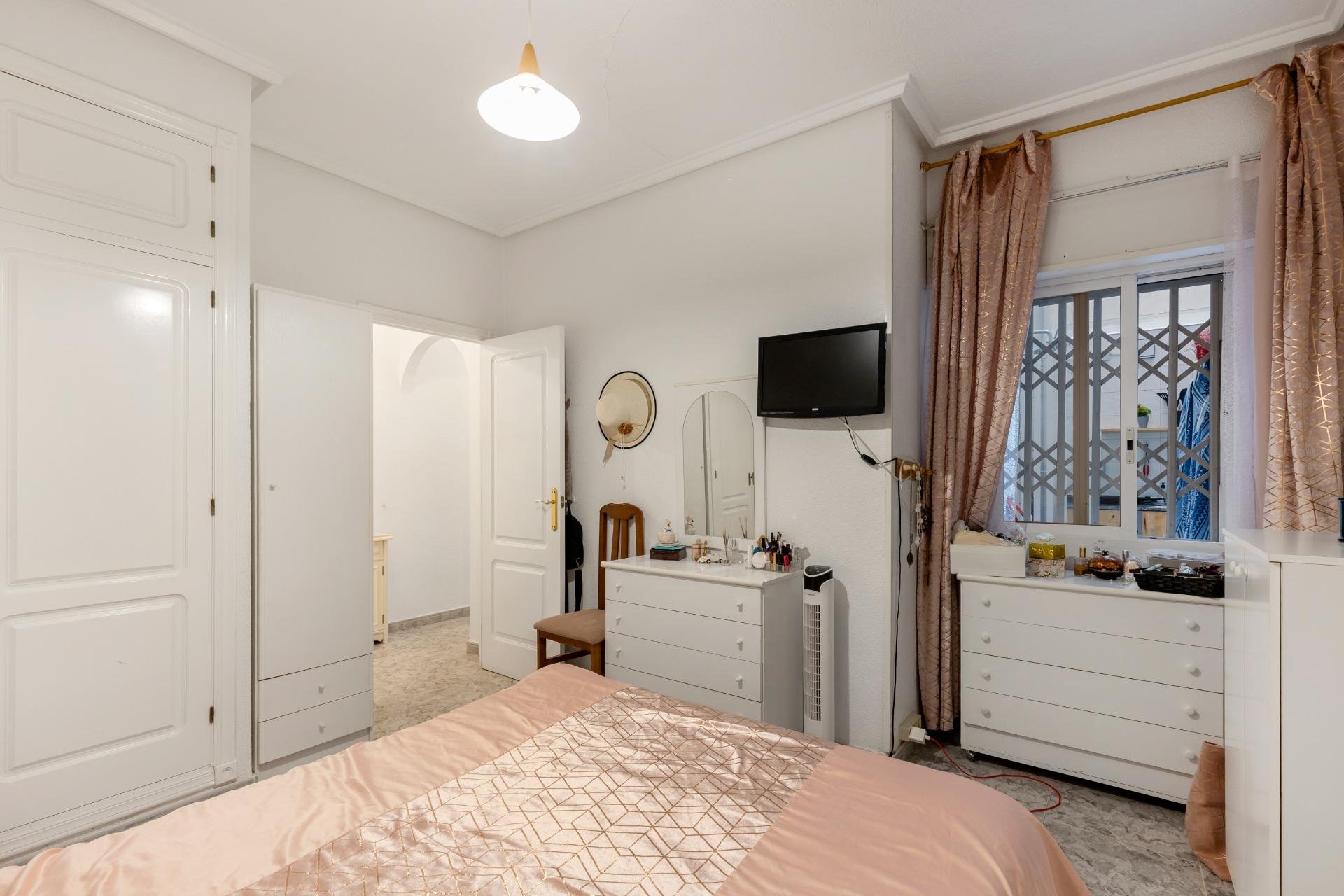 Rynek wtórny - Mieszkanie  -
Torrevieja - Paseo maritimo