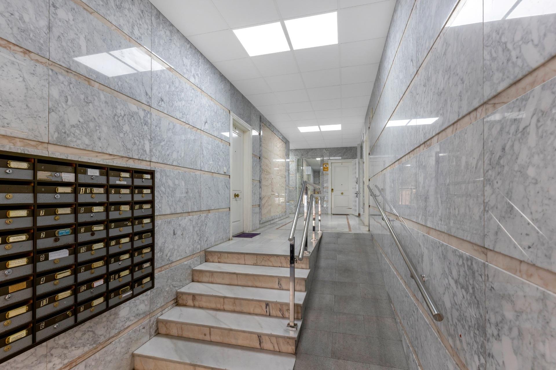 Rynek wtórny - Mieszkanie  -
Torrevieja - Paseo maritimo