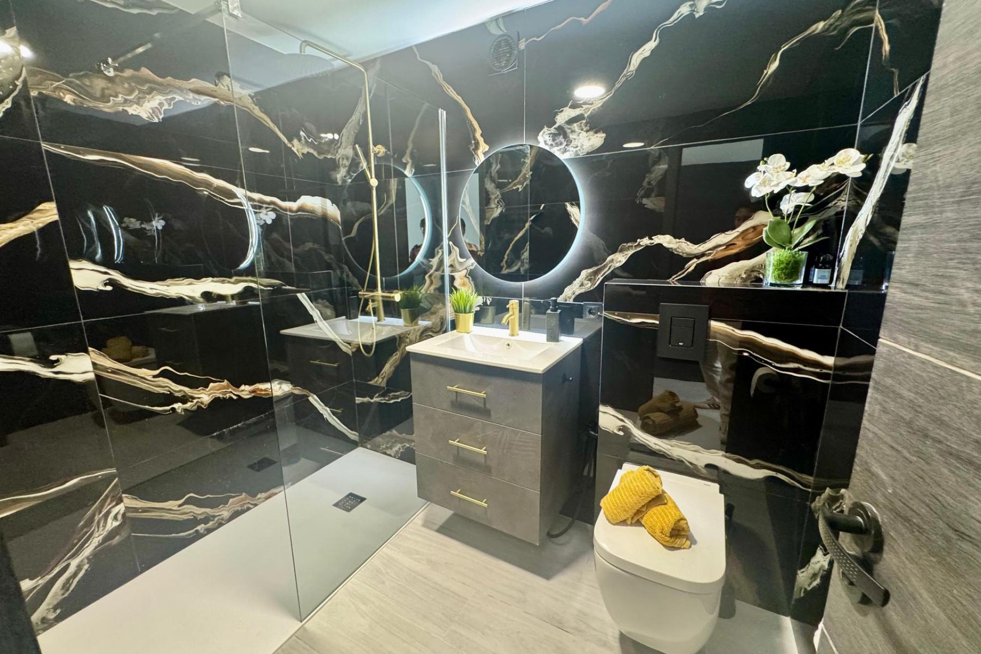 Rynek wtórny - Mieszkanie  -
Torrevieja - Paseo maritimo