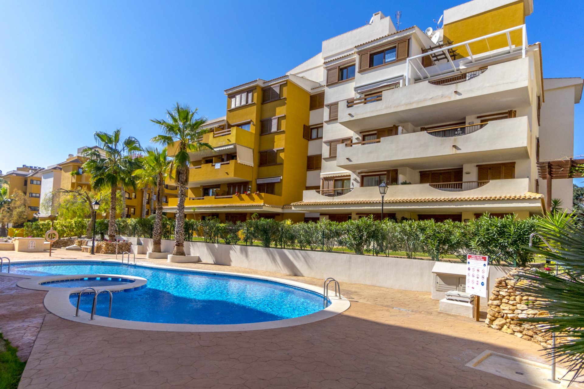 Rynek wtórny - Mieszkanie  -
Torrevieja - Punta prima