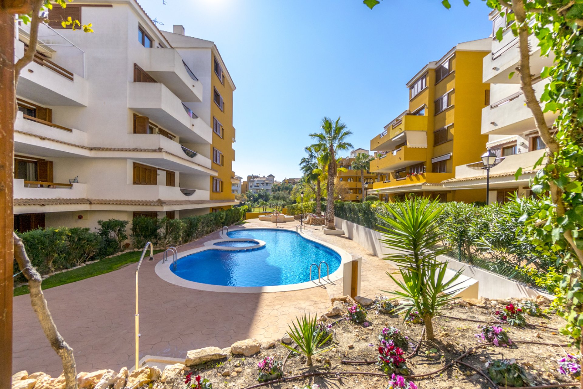 Rynek wtórny - Mieszkanie  -
Torrevieja - Punta prima