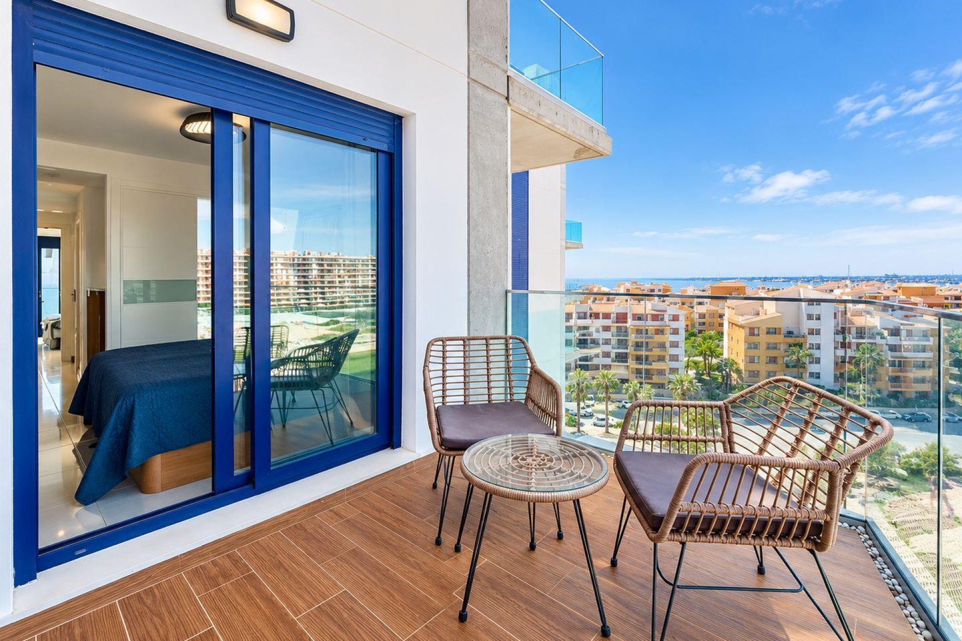 Rynek wtórny - Mieszkanie  -
Torrevieja - Punta prima