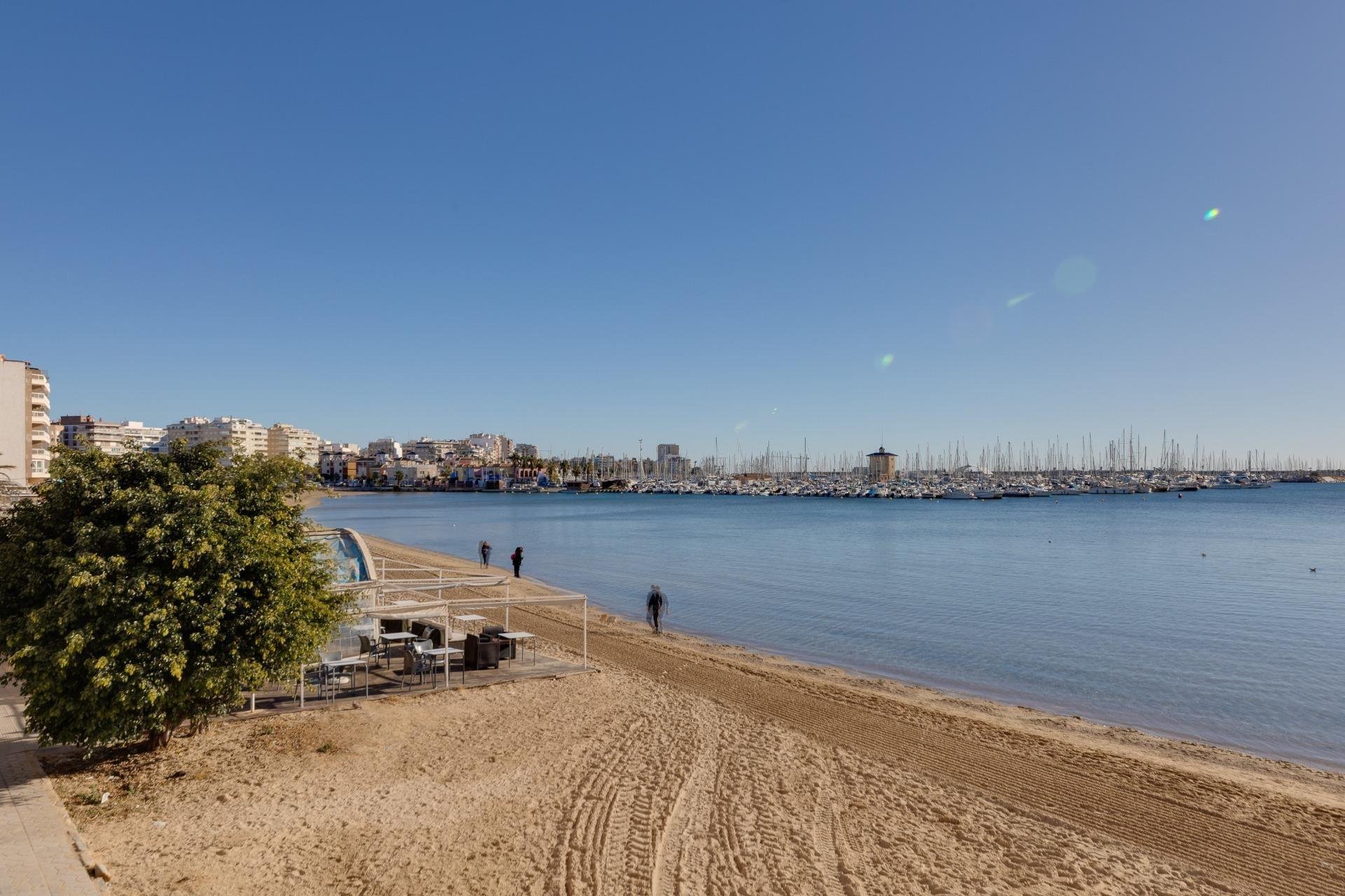 Rynek wtórny - Mieszkanie w bloku -
Torrevieja - Acequion