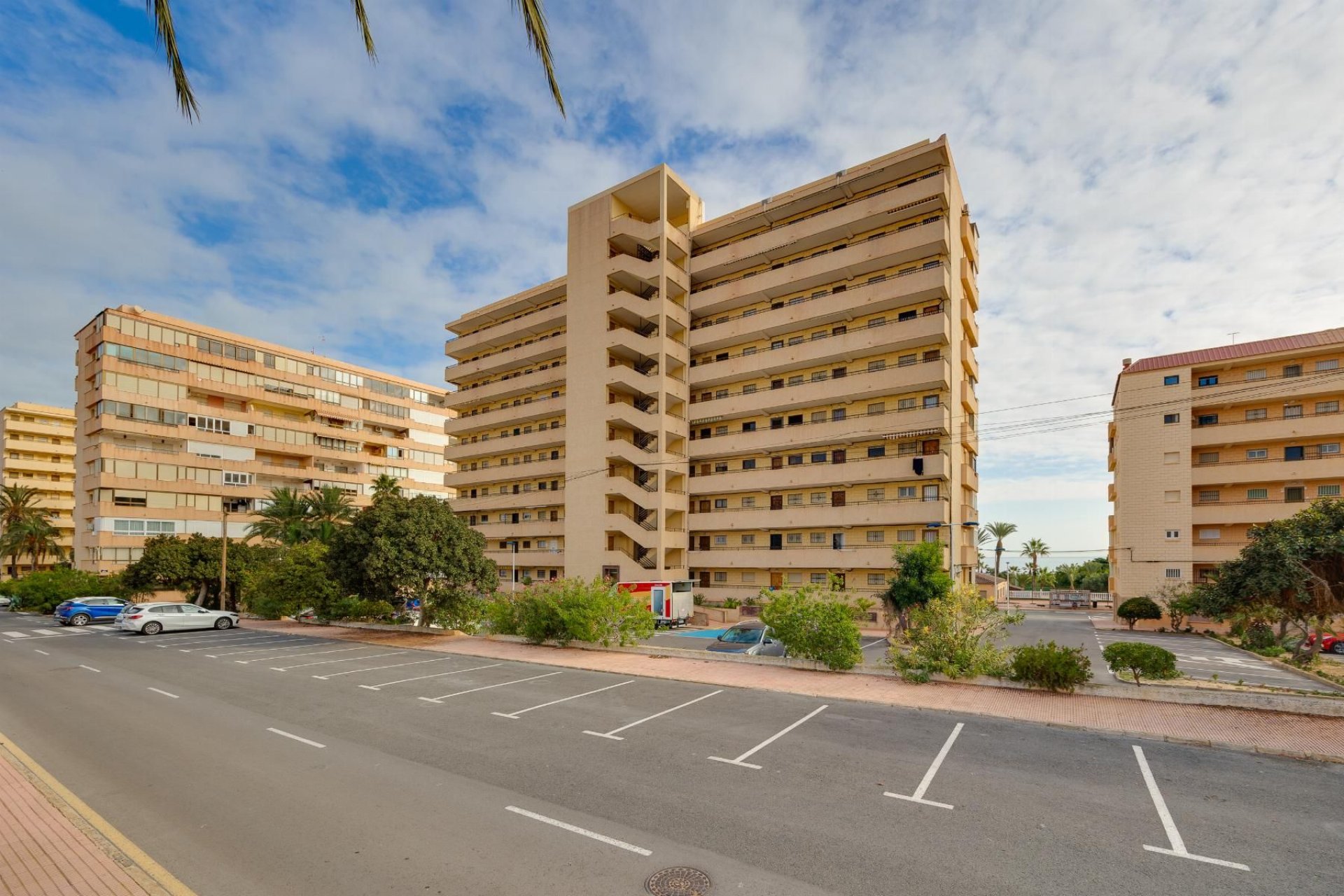 Rynek wtórny - Mieszkanie w bloku -
Torrevieja - Cabo cervera