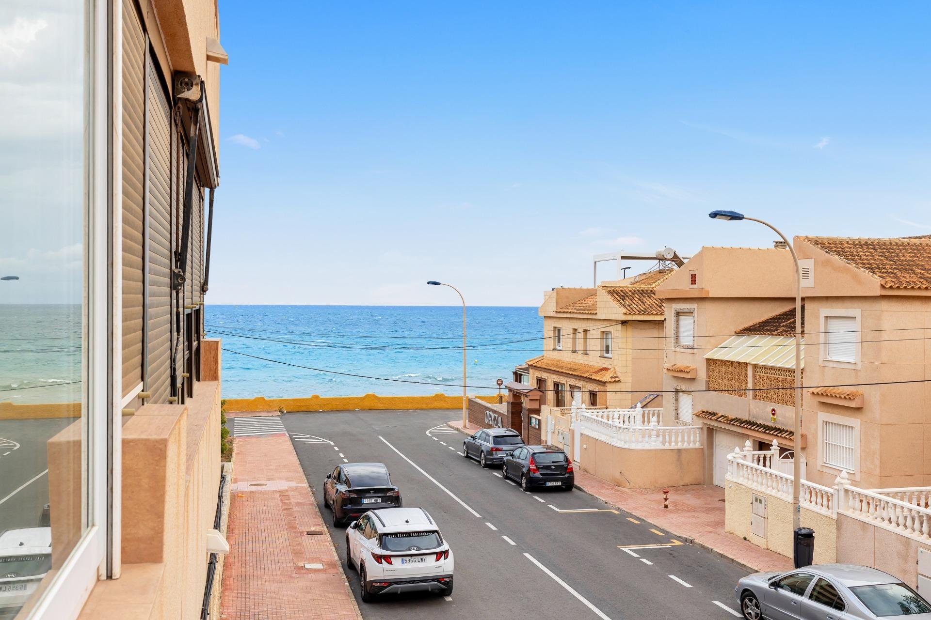 Rynek wtórny - Mieszkanie w bloku -
Torrevieja - Cabo cervera