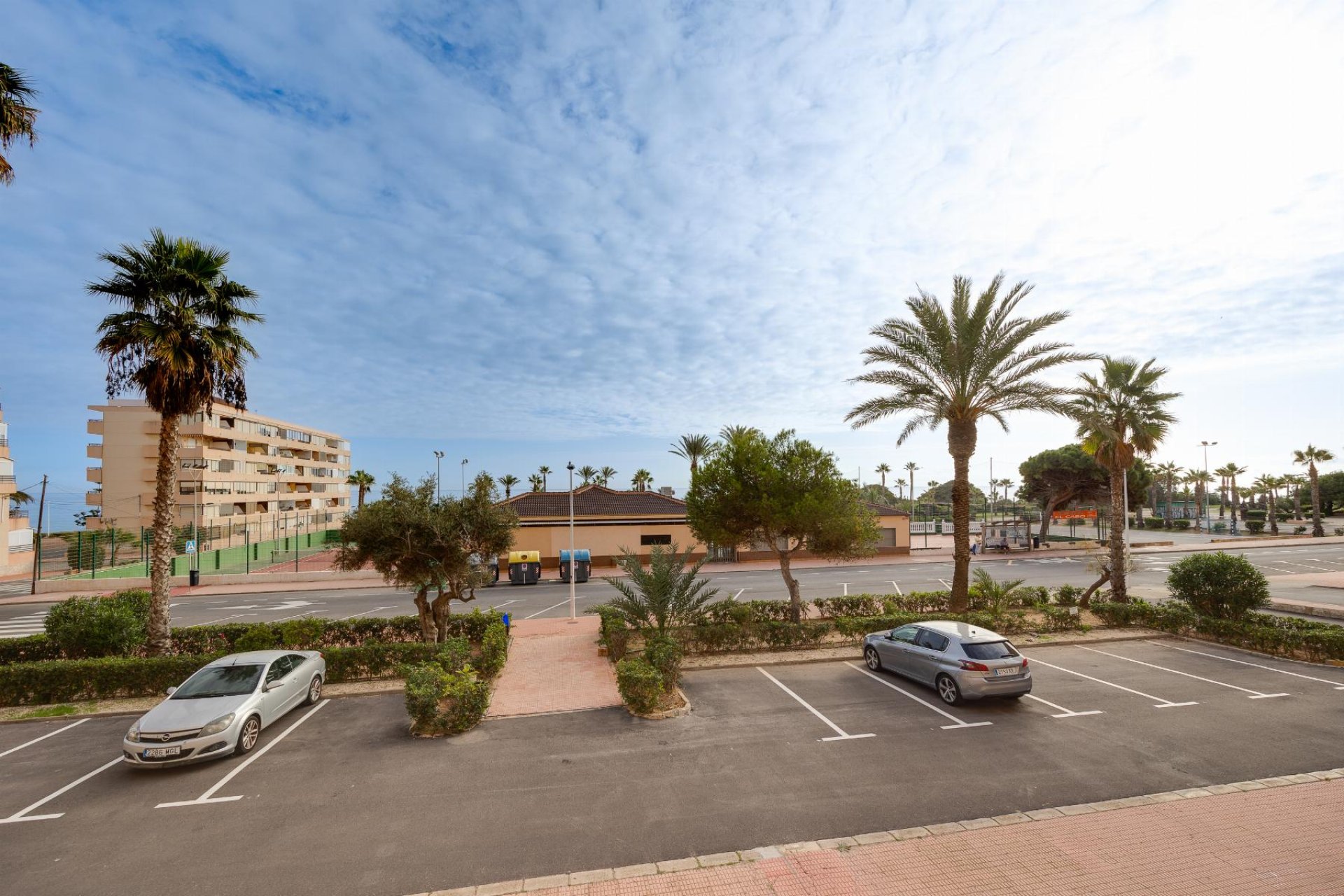 Rynek wtórny - Mieszkanie w bloku -
Torrevieja - Cabo cervera