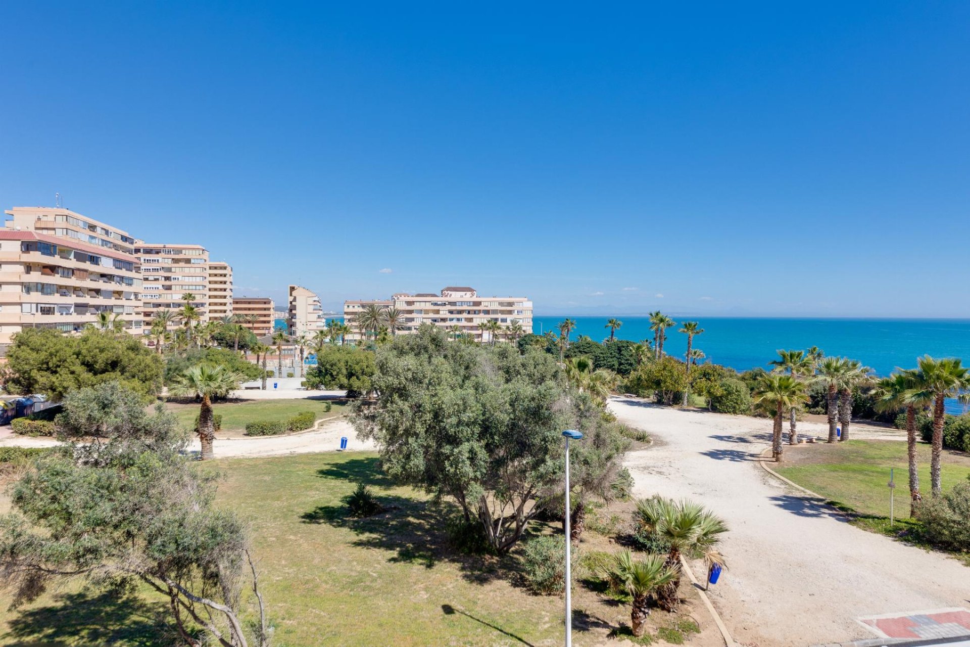 Rynek wtórny - Mieszkanie w bloku -
Torrevieja - Cabo cervera