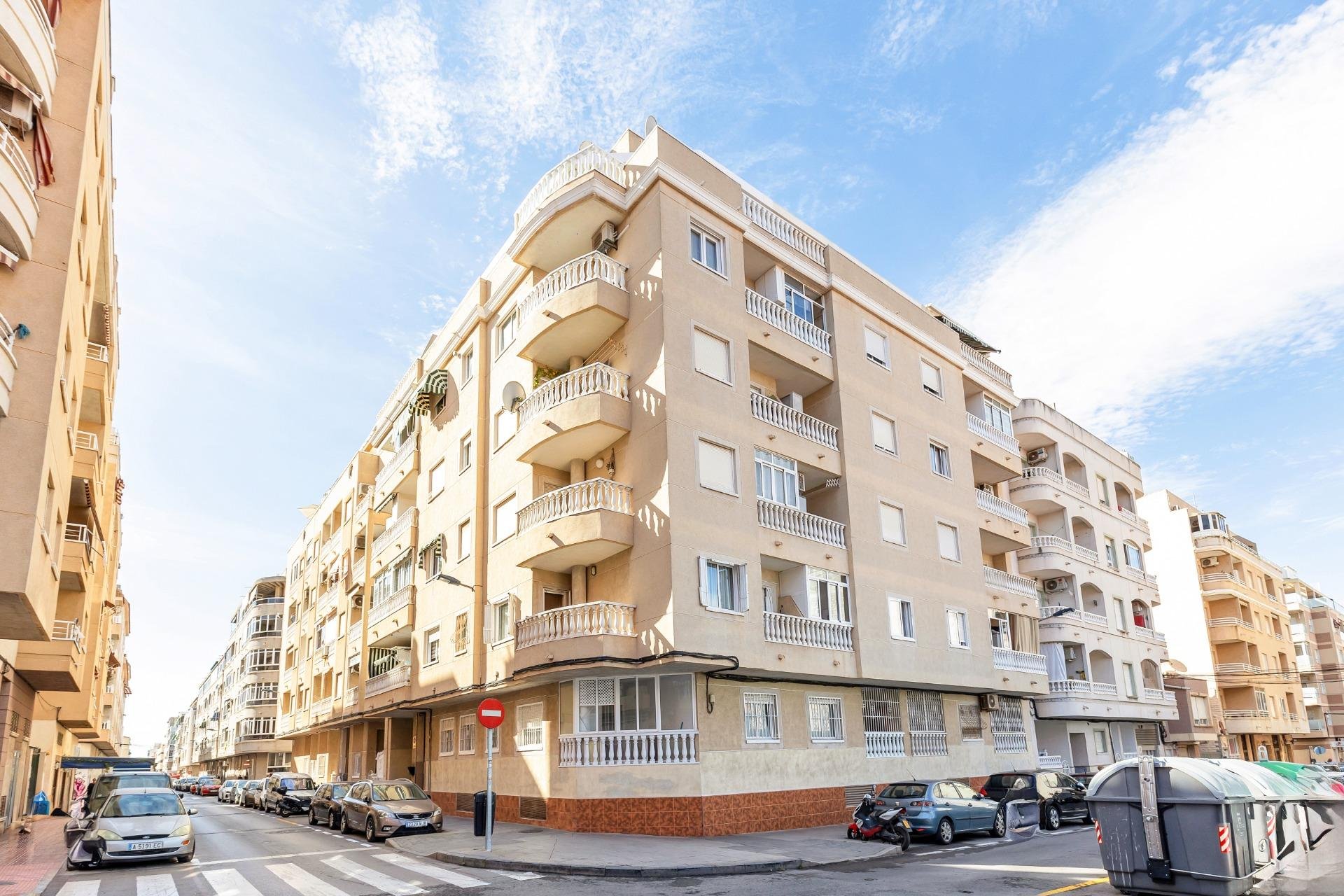 Rynek wtórny - Mieszkanie w bloku -
Torrevieja - Centro