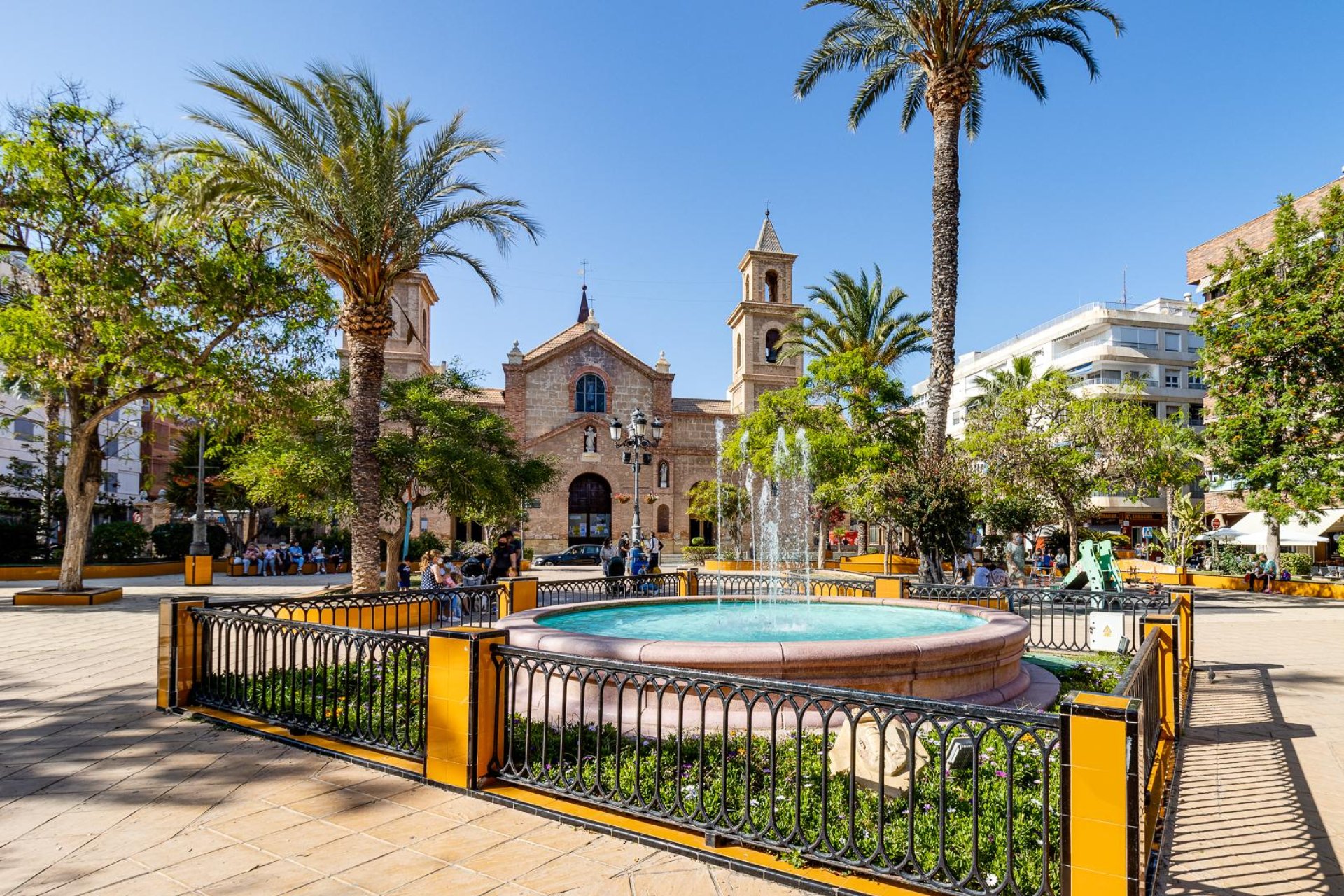 Rynek wtórny - Mieszkanie w bloku -
Torrevieja - Centro