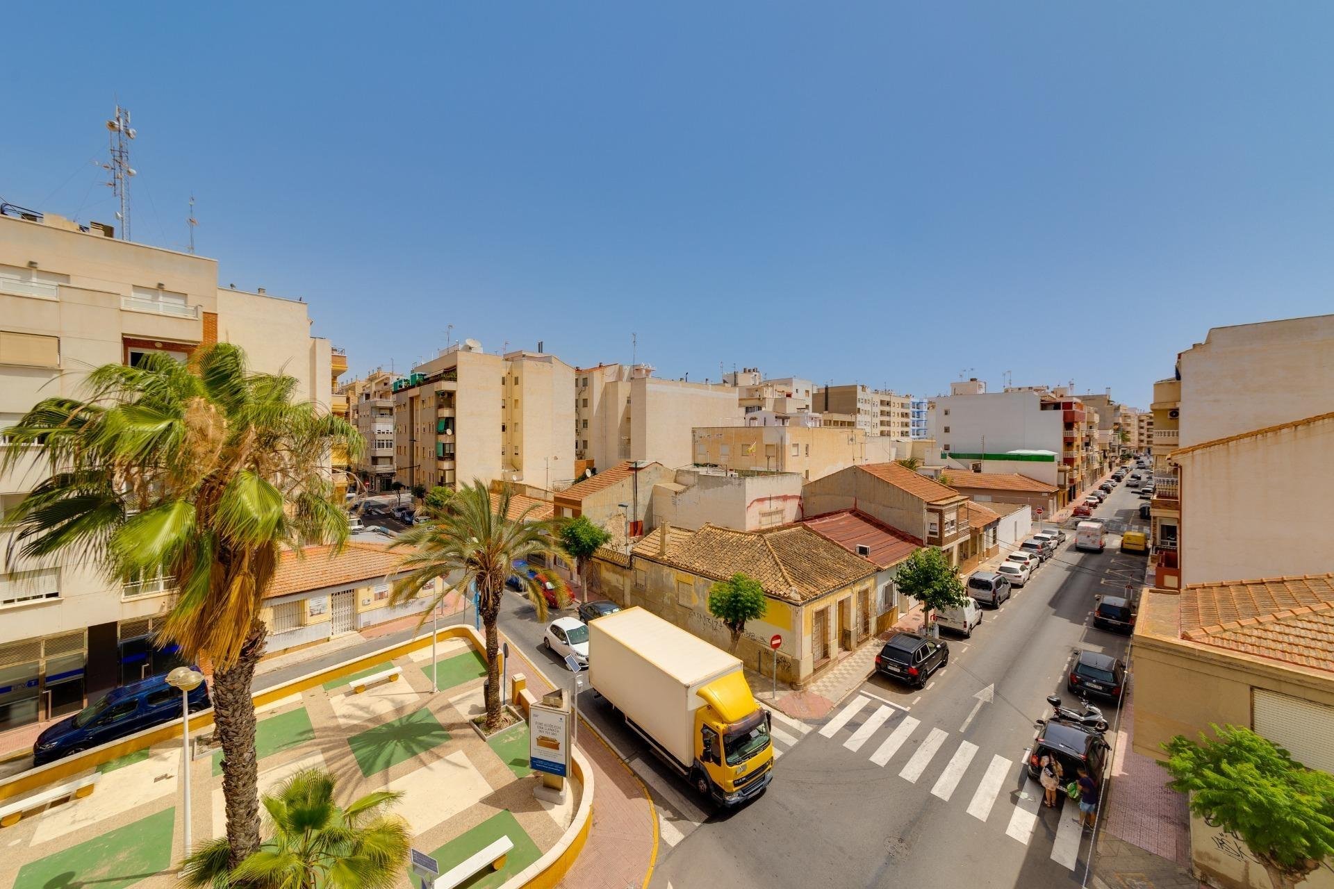 Rynek wtórny - Mieszkanie w bloku -
Torrevieja - Centro