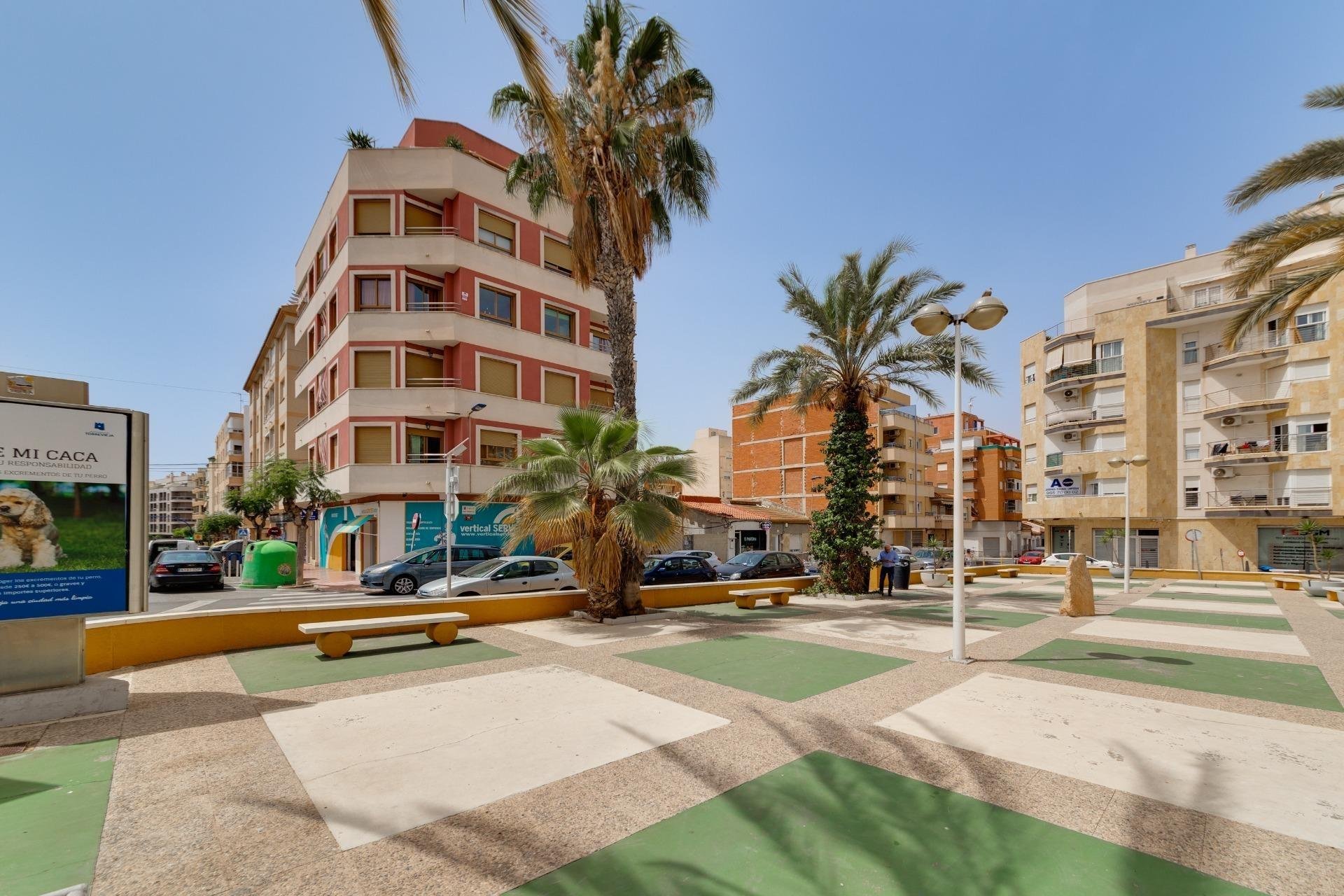 Rynek wtórny - Mieszkanie w bloku -
Torrevieja - Centro