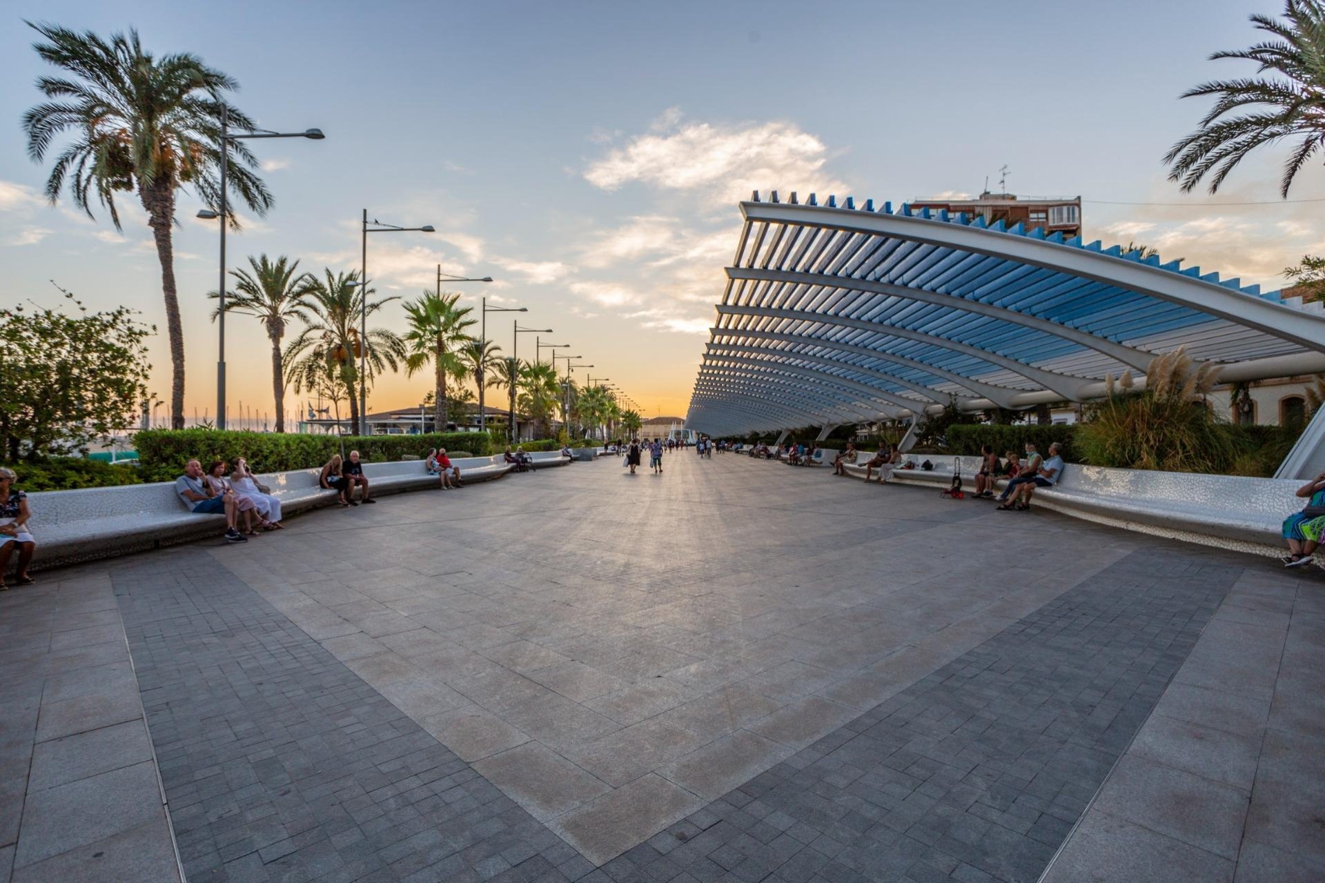 Rynek wtórny - Mieszkanie w bloku -
Torrevieja - Estacion de autobuses