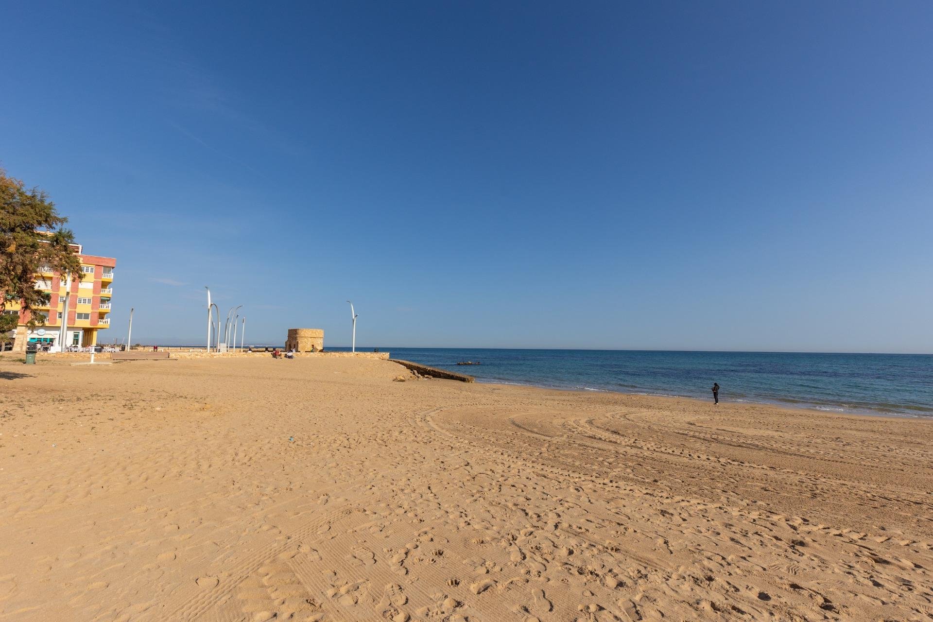 Rynek wtórny - Mieszkanie w bloku -
Torrevieja - La Mata pueblo