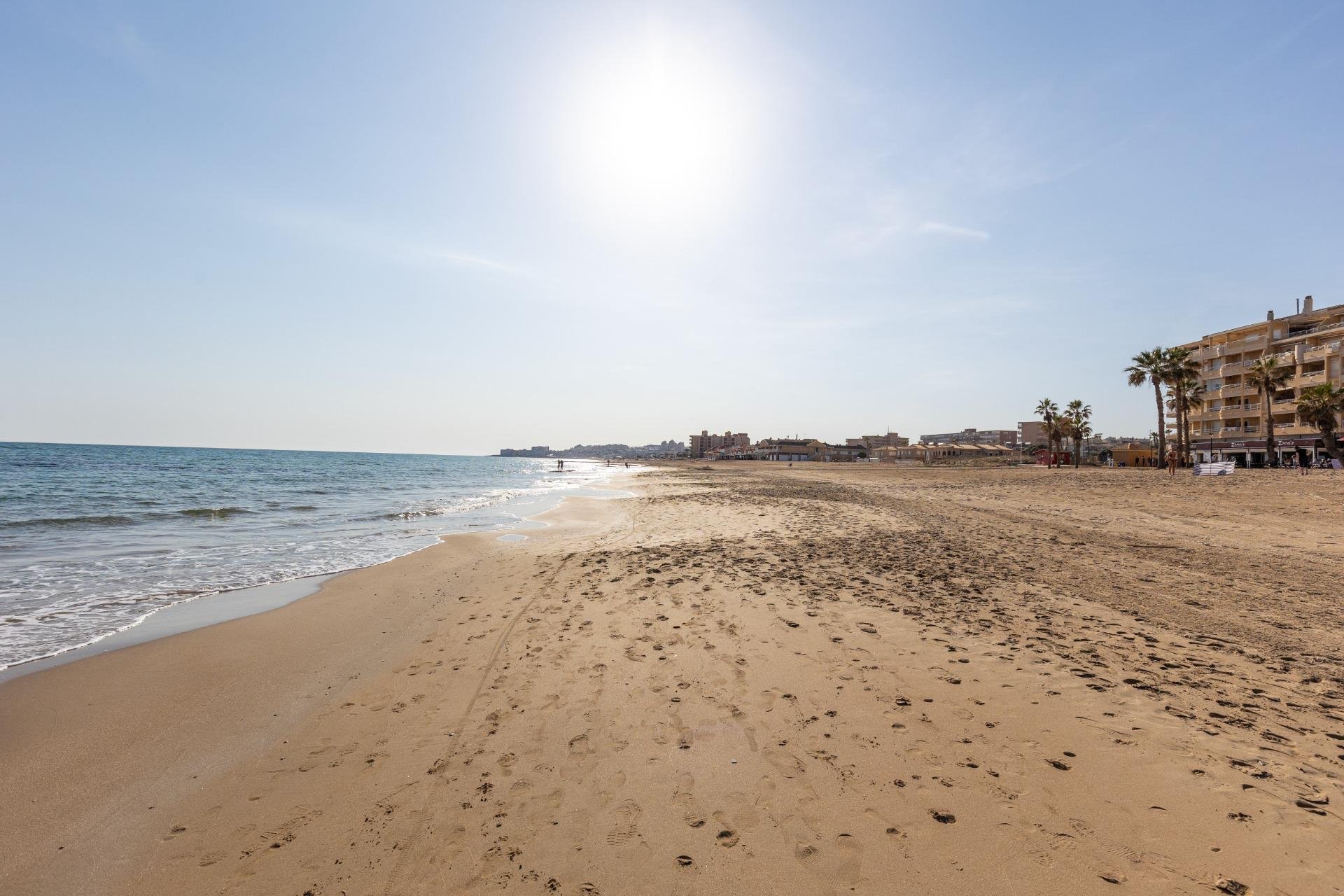 Rynek wtórny - Mieszkanie w bloku -
Torrevieja - La Mata pueblo