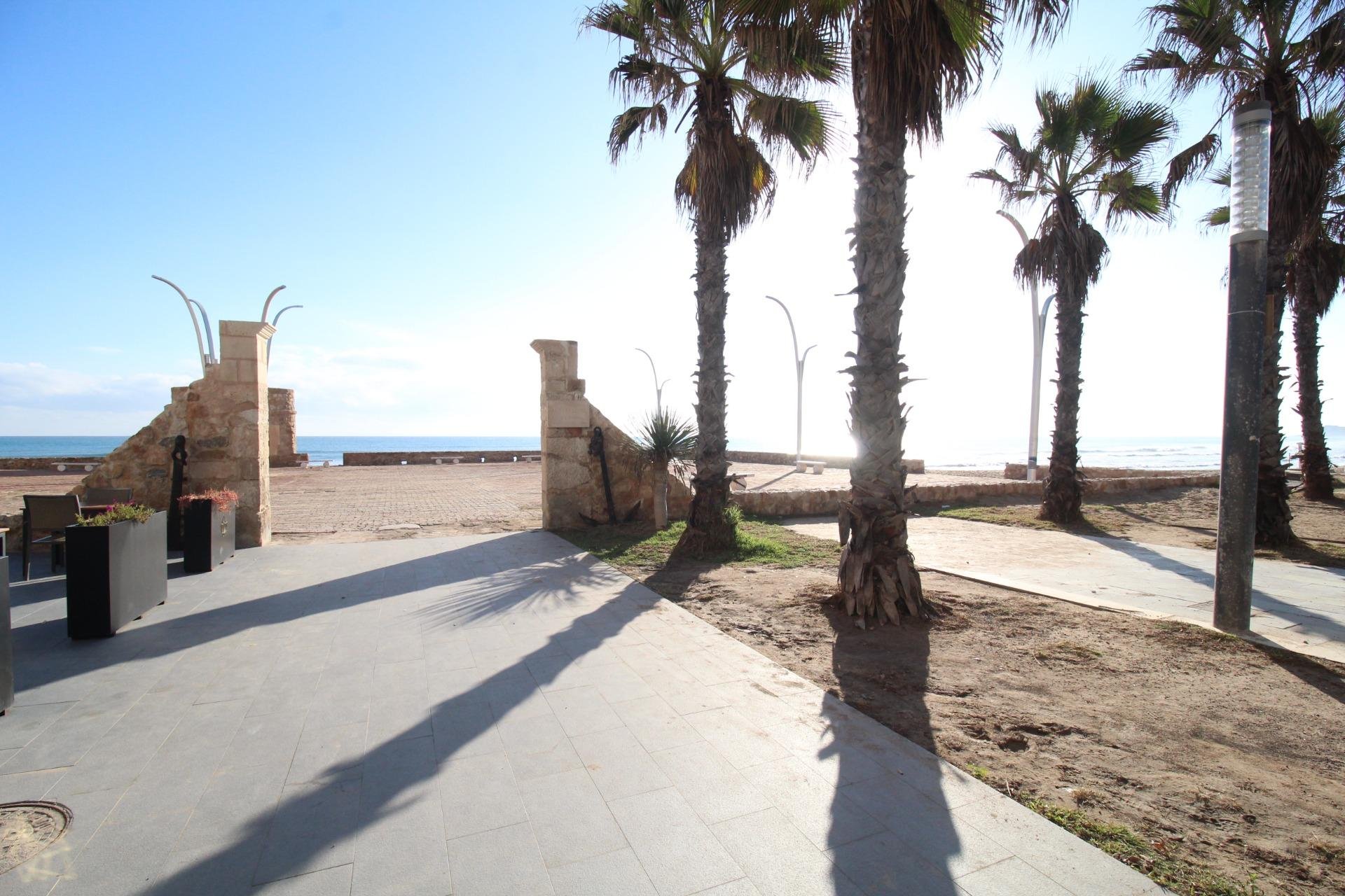 Rynek wtórny - Mieszkanie w bloku -
Torrevieja - La Mata