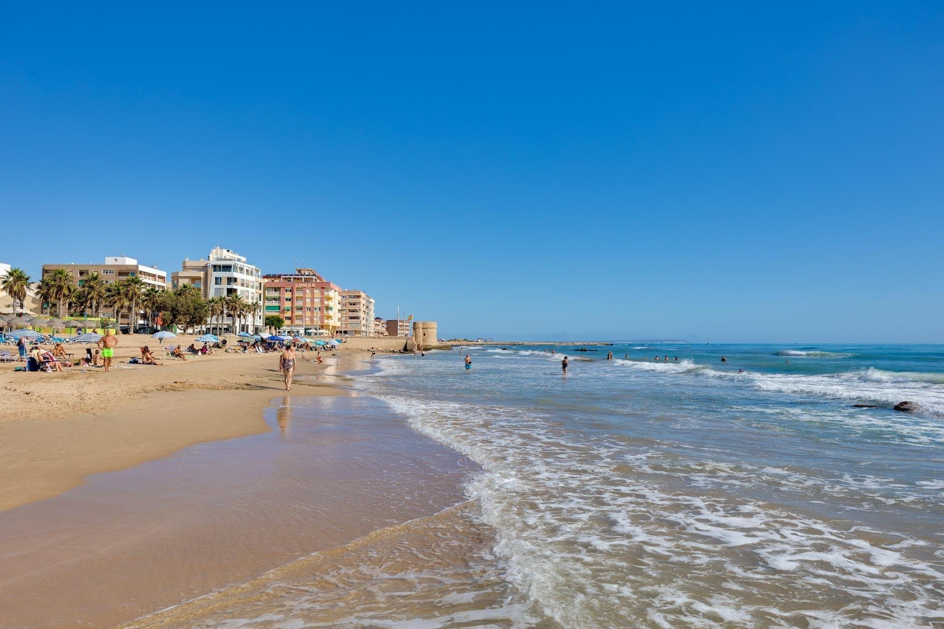 Rynek wtórny - Mieszkanie w bloku -
Torrevieja - La Mata