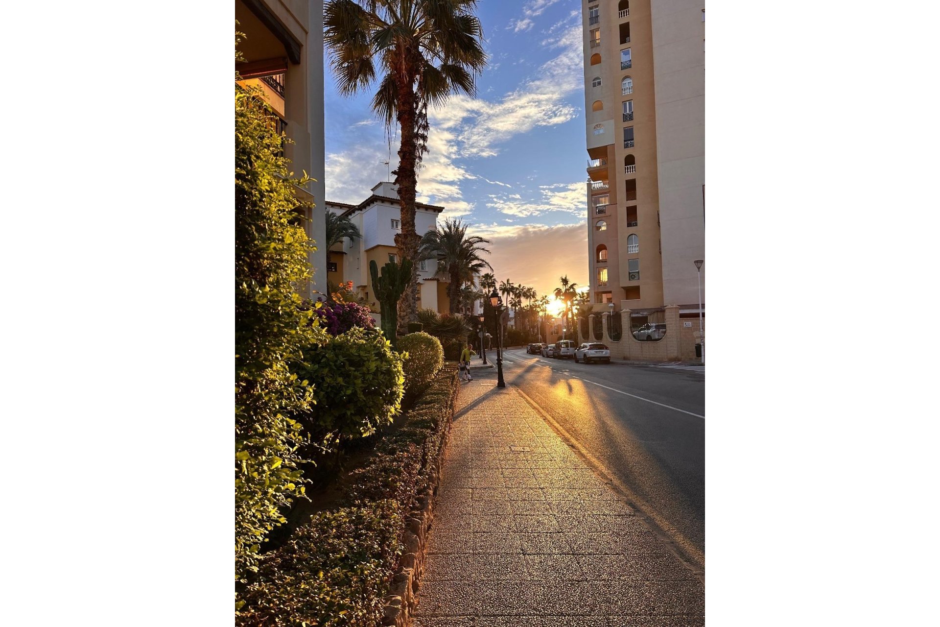 Rynek wtórny - Mieszkanie w bloku -
Torrevieja - Playa de los Locos