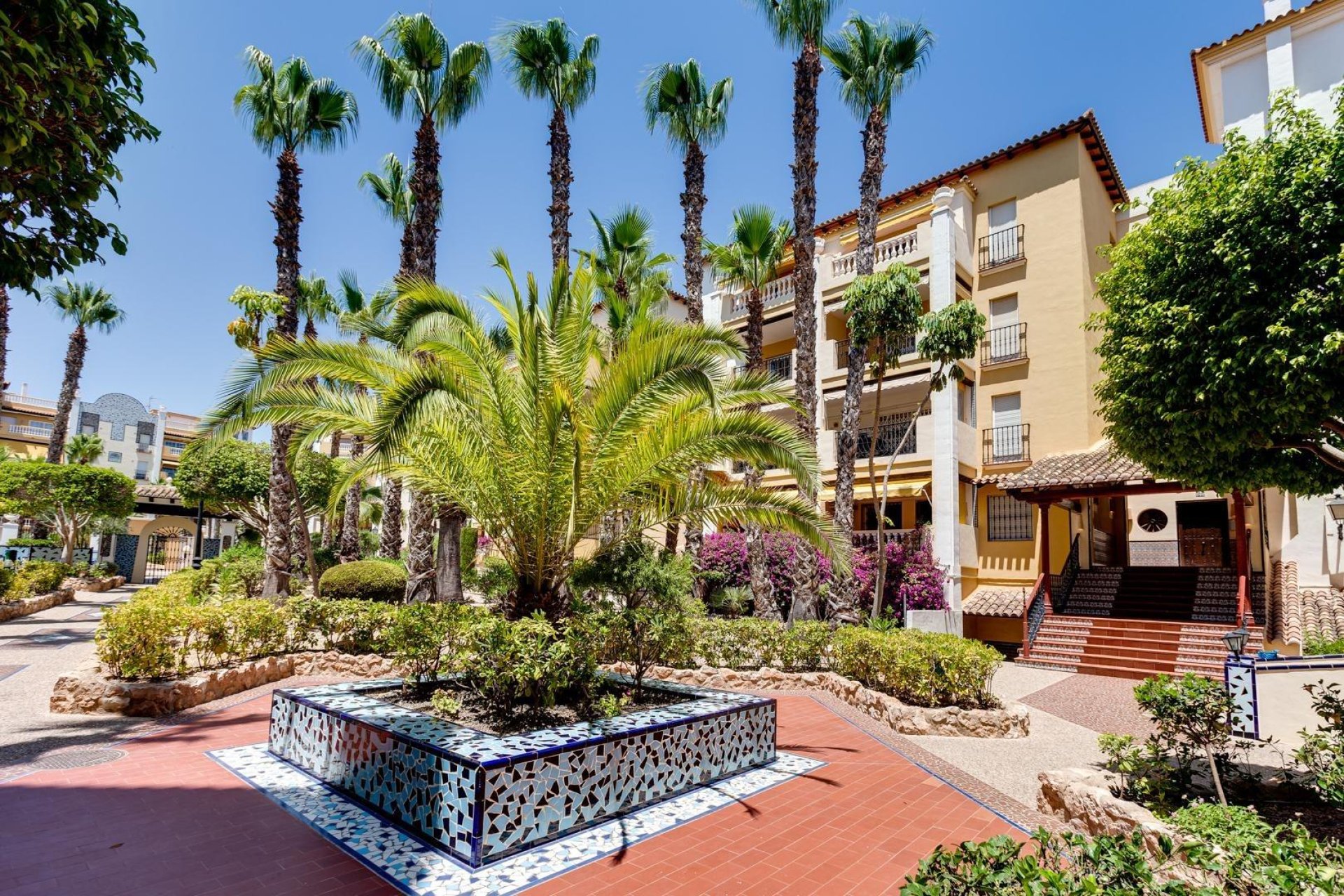 Rynek wtórny - Mieszkanie w bloku -
Torrevieja - Playa de los Locos