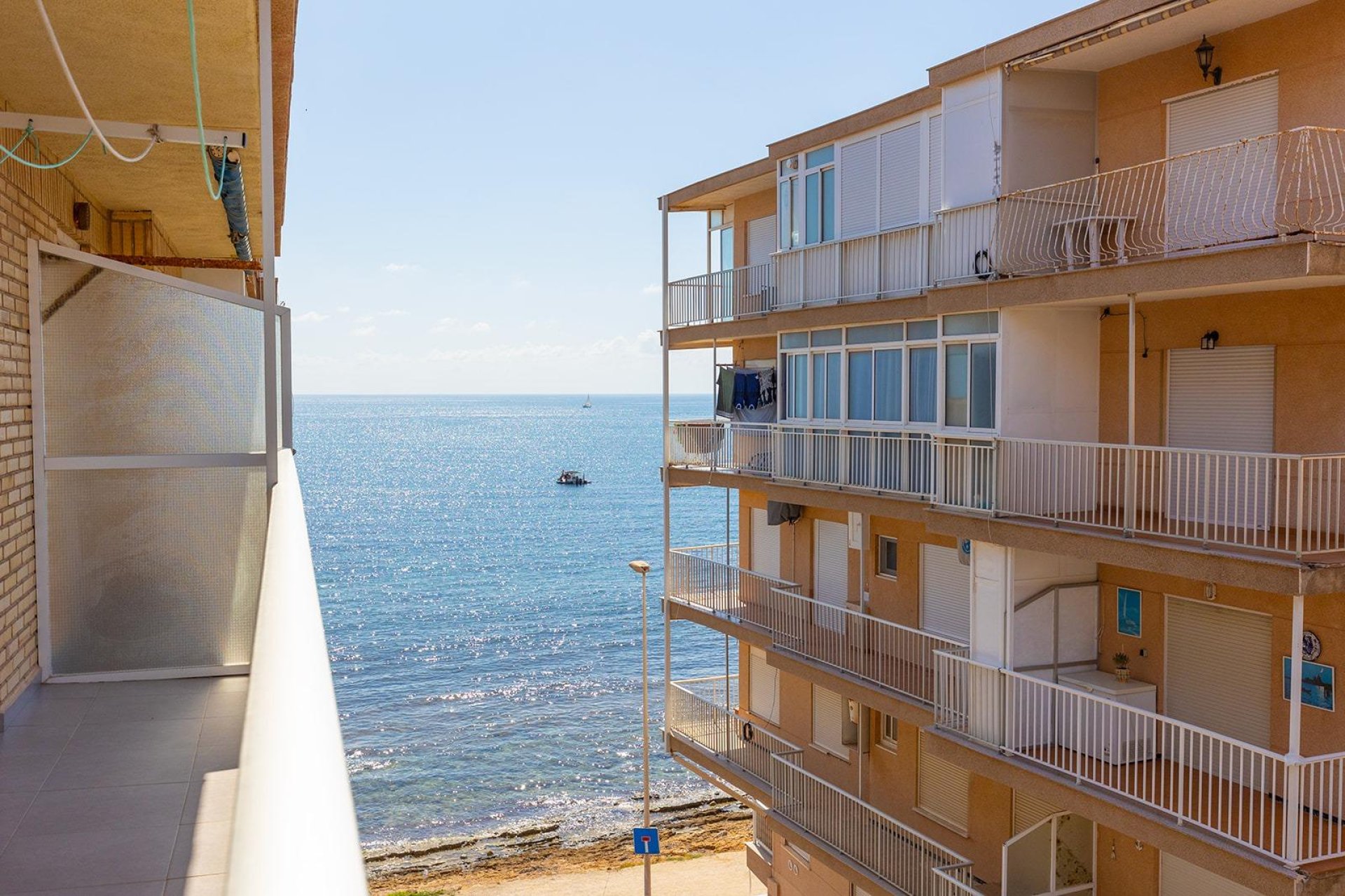 Rynek wtórny - Mieszkanie w bloku -
Torrevieja - Playa de los Naufragos