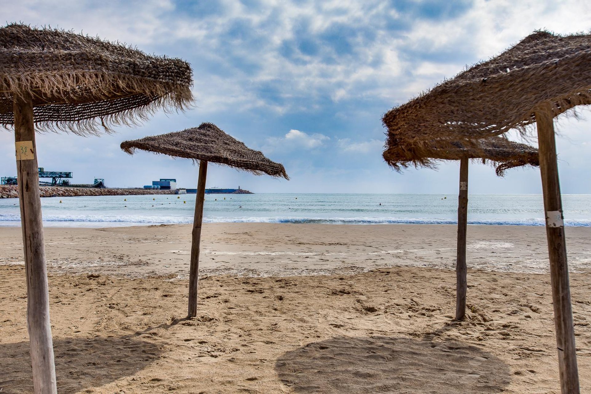 Rynek wtórny - Mieszkanie w bloku -
Torrevieja - Playa de los Naufragos