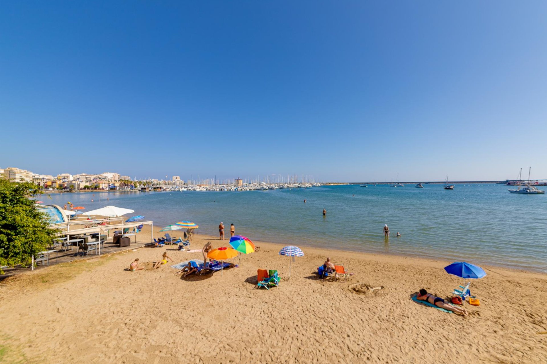 Rynek wtórny - Mieszkanie w bloku -
Torrevieja - Playa de los Naufragos