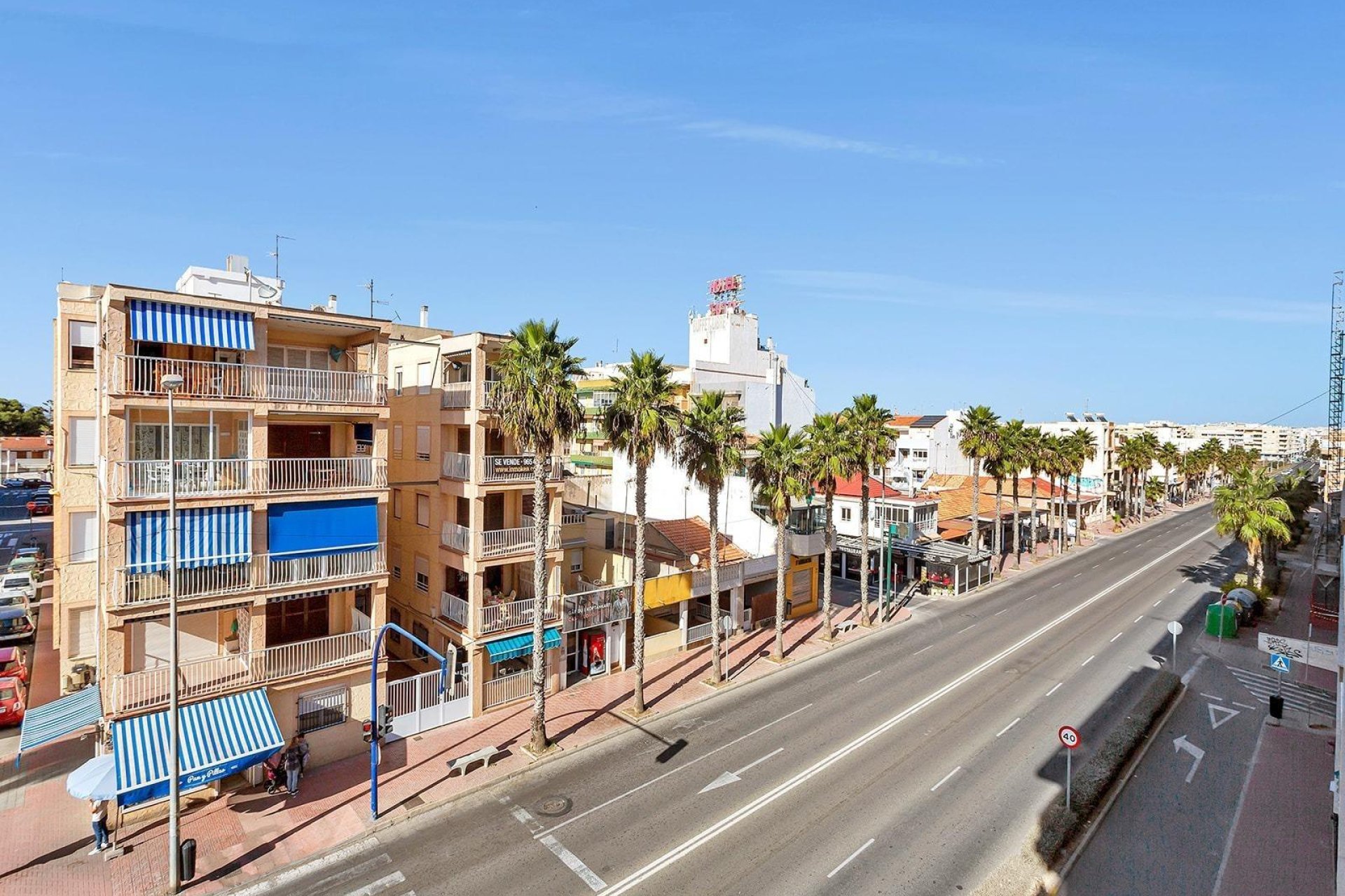 Rynek wtórny - Mieszkanie w bloku -
Torrevieja - Playa de los Naufragos