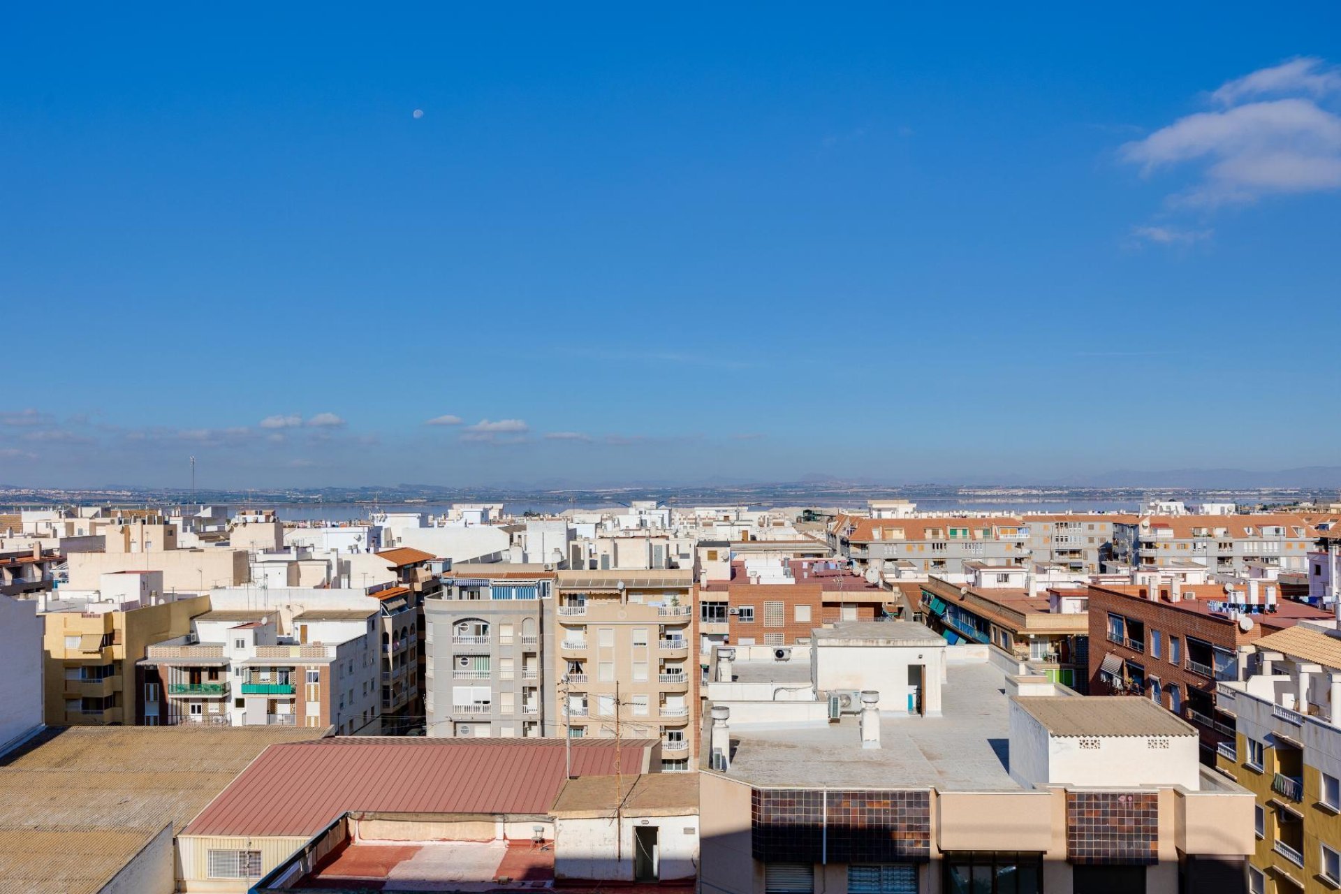 Rynek wtórny - Mieszkanie w bloku -
Torrevieja - Playa del Acequión