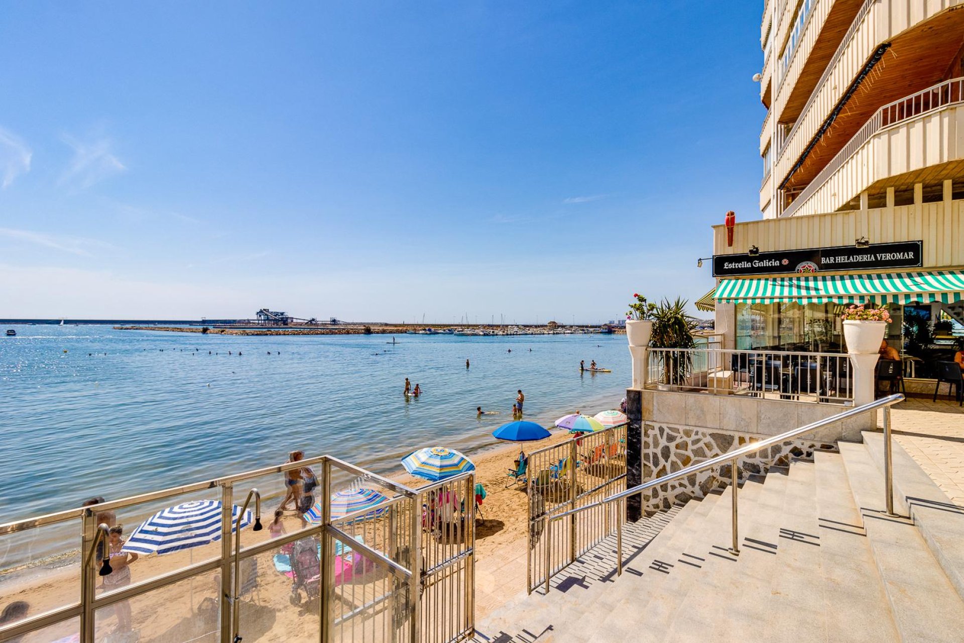 Rynek wtórny - Mieszkanie w bloku -
Torrevieja - Playa del Acequión