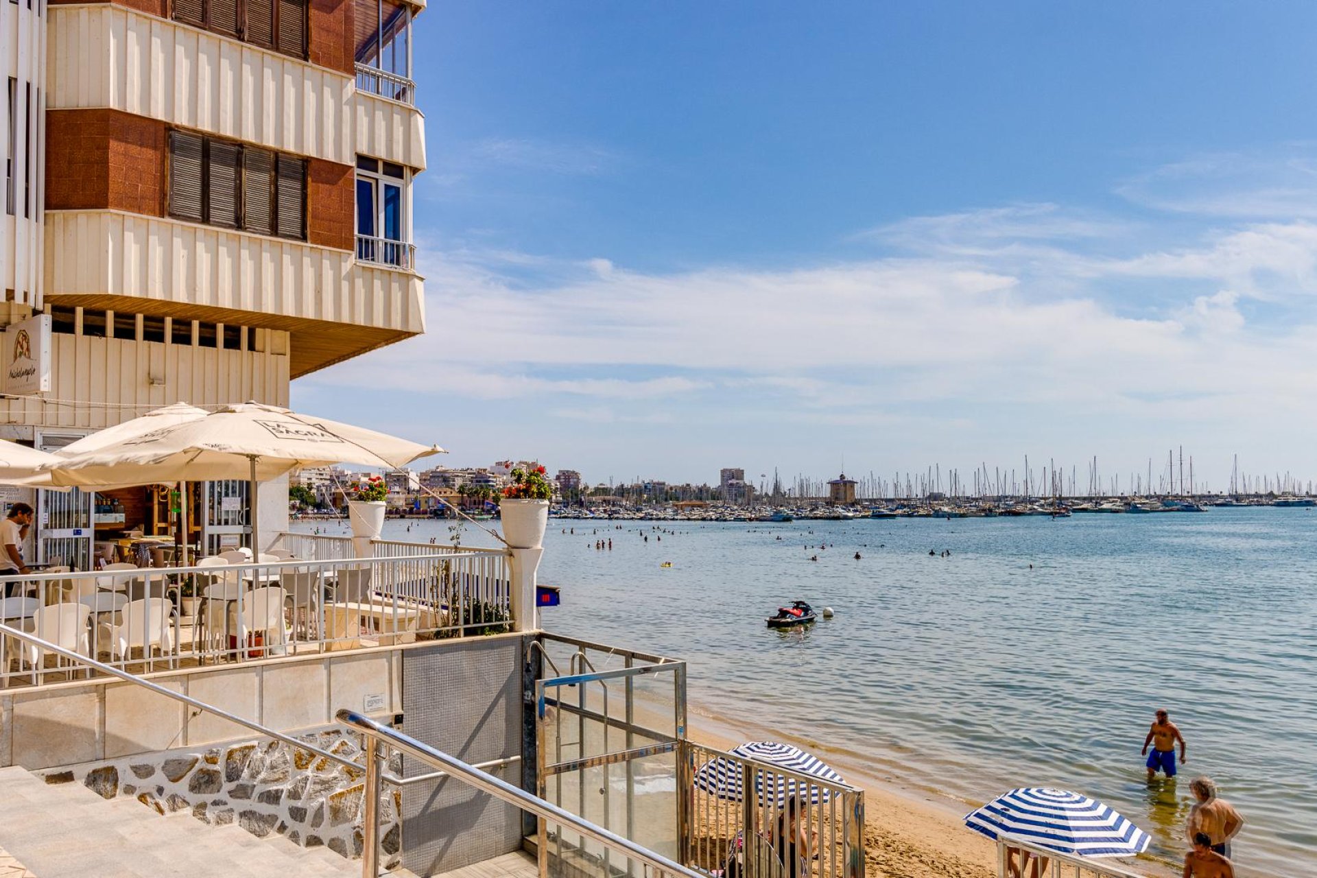 Rynek wtórny - Mieszkanie w bloku -
Torrevieja - Playa del Acequión