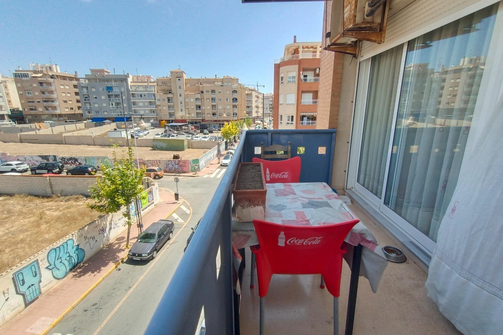 Rynek wtórny - Mieszkanie w bloku -
Torrevieja - Playa del Cura