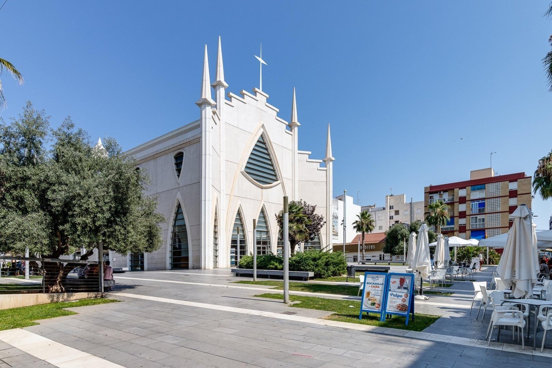 Rynek wtórny - Mieszkanie w bloku -
Torrevieja - Playa del Cura