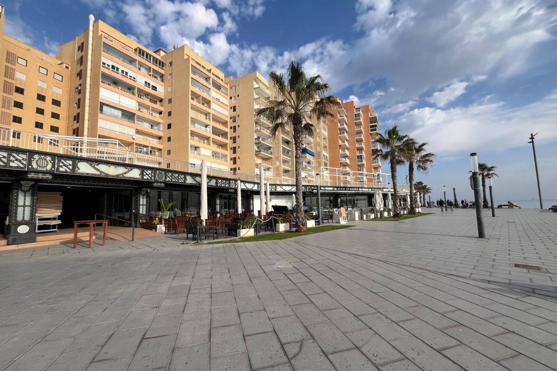 Rynek wtórny - Mieszkanie w bloku -
Torrevieja - Playa del Cura